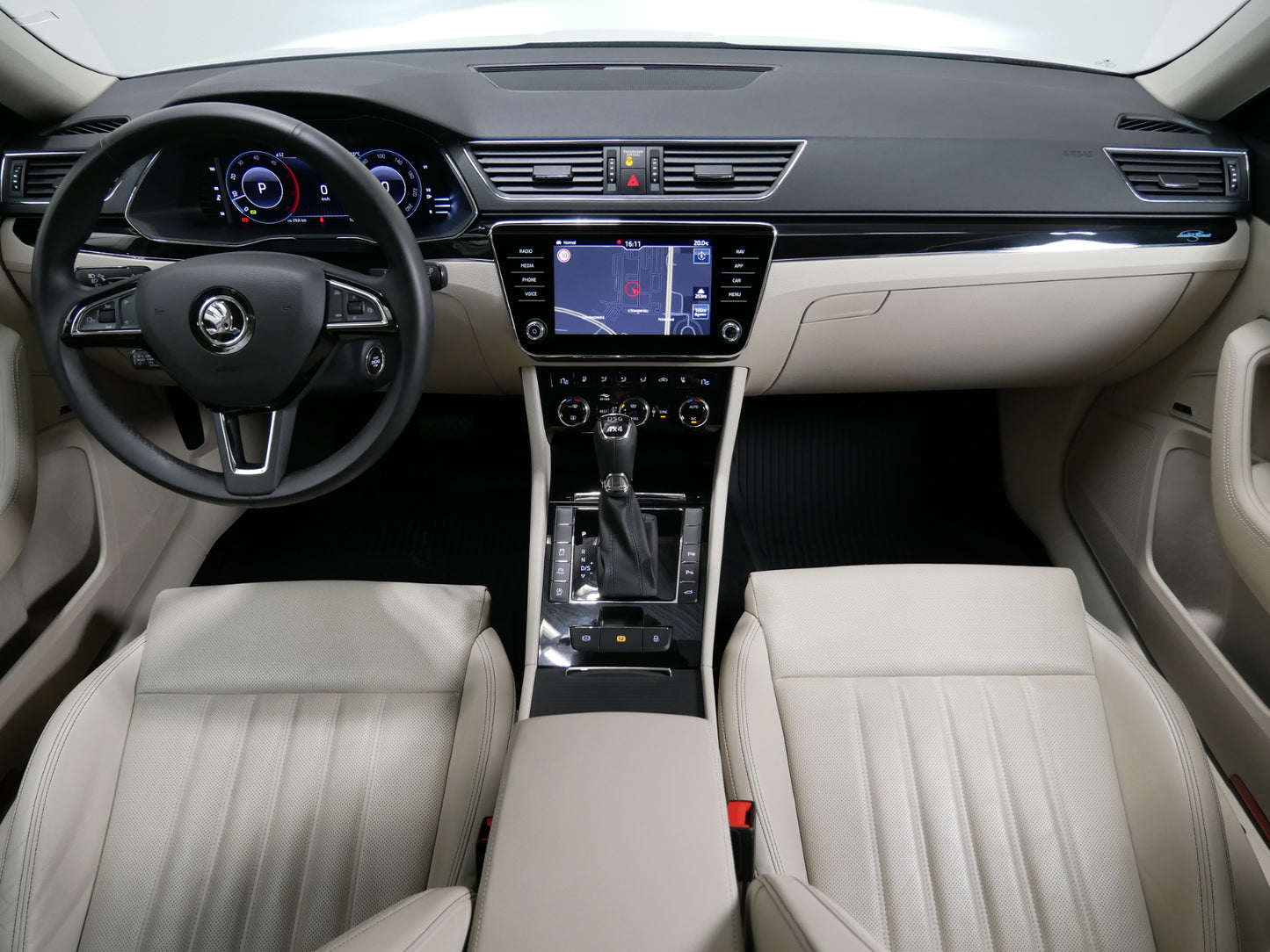Škoda Superb 2.0 TDI/140 kW/DSG/4x4/L&K/MATRIX/DCC/EL.VÍKO/DPH