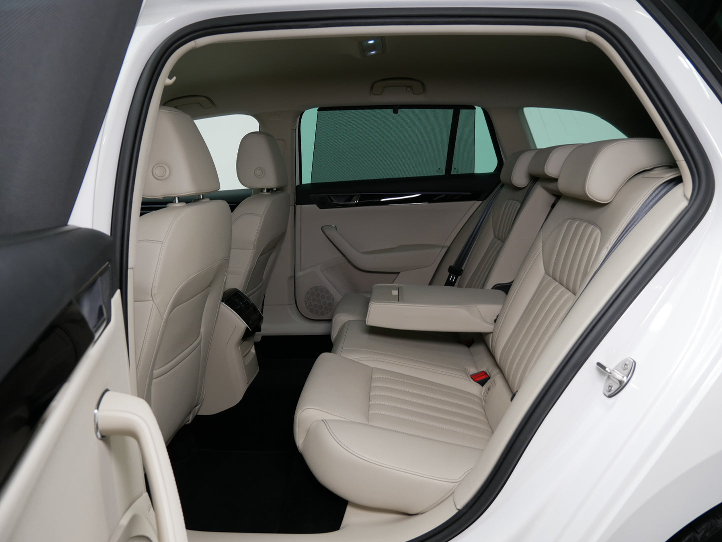 Škoda Superb 2.0 TDI/140 kW/DSG/4x4/L&K/MATRIX/DCC/EL.VÍKO/DPH