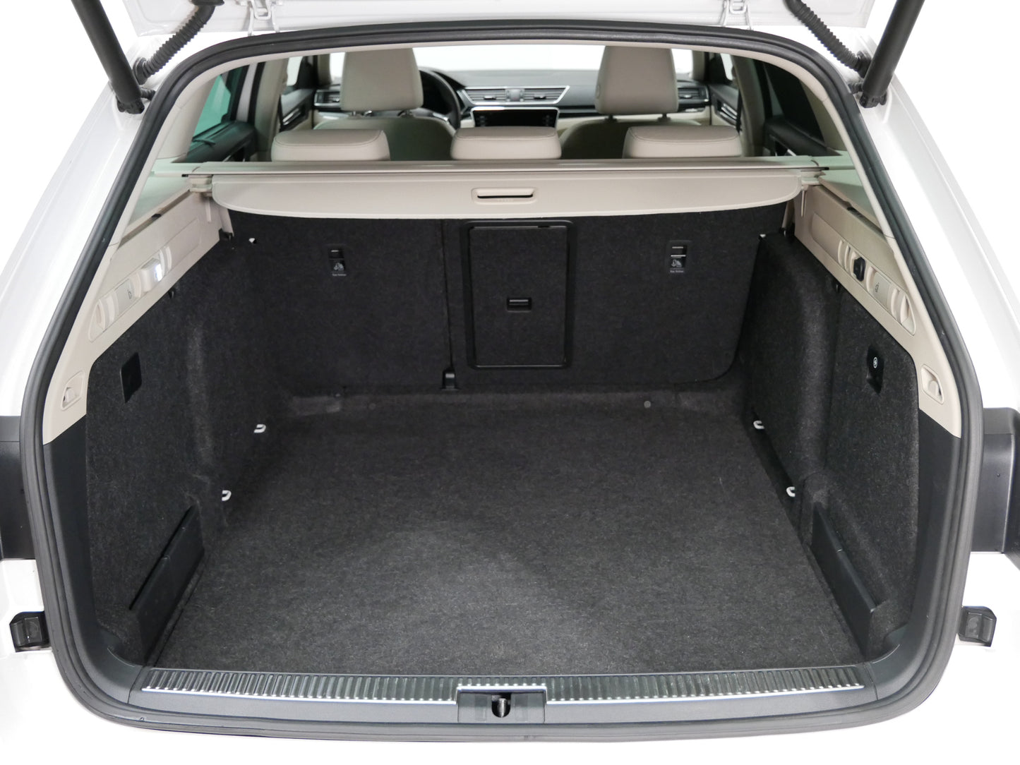 Škoda Superb 2.0 TDI/140 kW/DSG/4x4/L&K/MATRIX/DCC/EL.VÍKO/DPH
