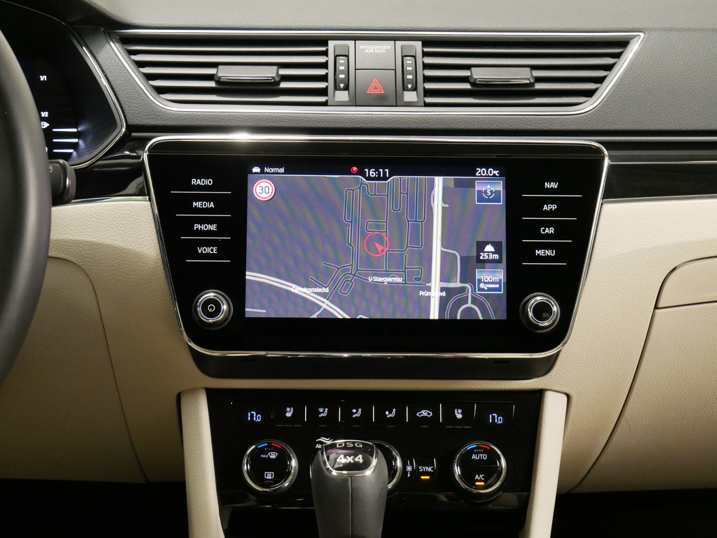 Škoda Superb 2.0 TDI/140 kW/DSG/4x4/L&K/MATRIX/DCC/EL.VÍKO/DPH