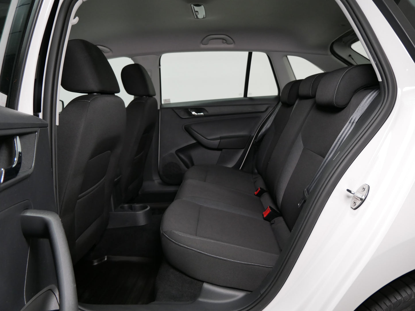 Škoda Rapid 1.4 TDI/66kW/AMBI+/TAŽNÉ/CZ