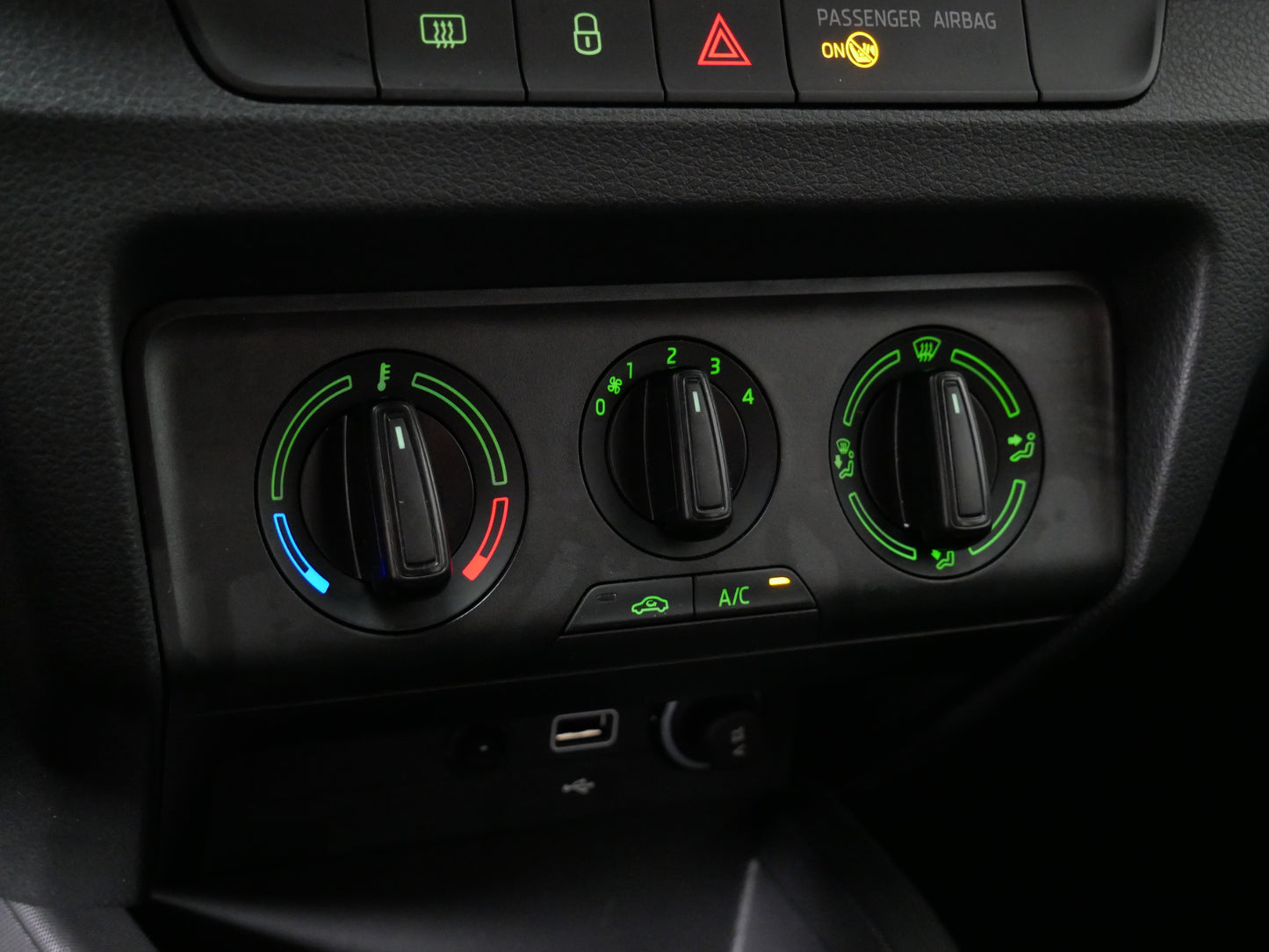 Škoda Fabia 1.0 TSI/70 kW/AmbitionTOP/SIDE/CZ/DPH