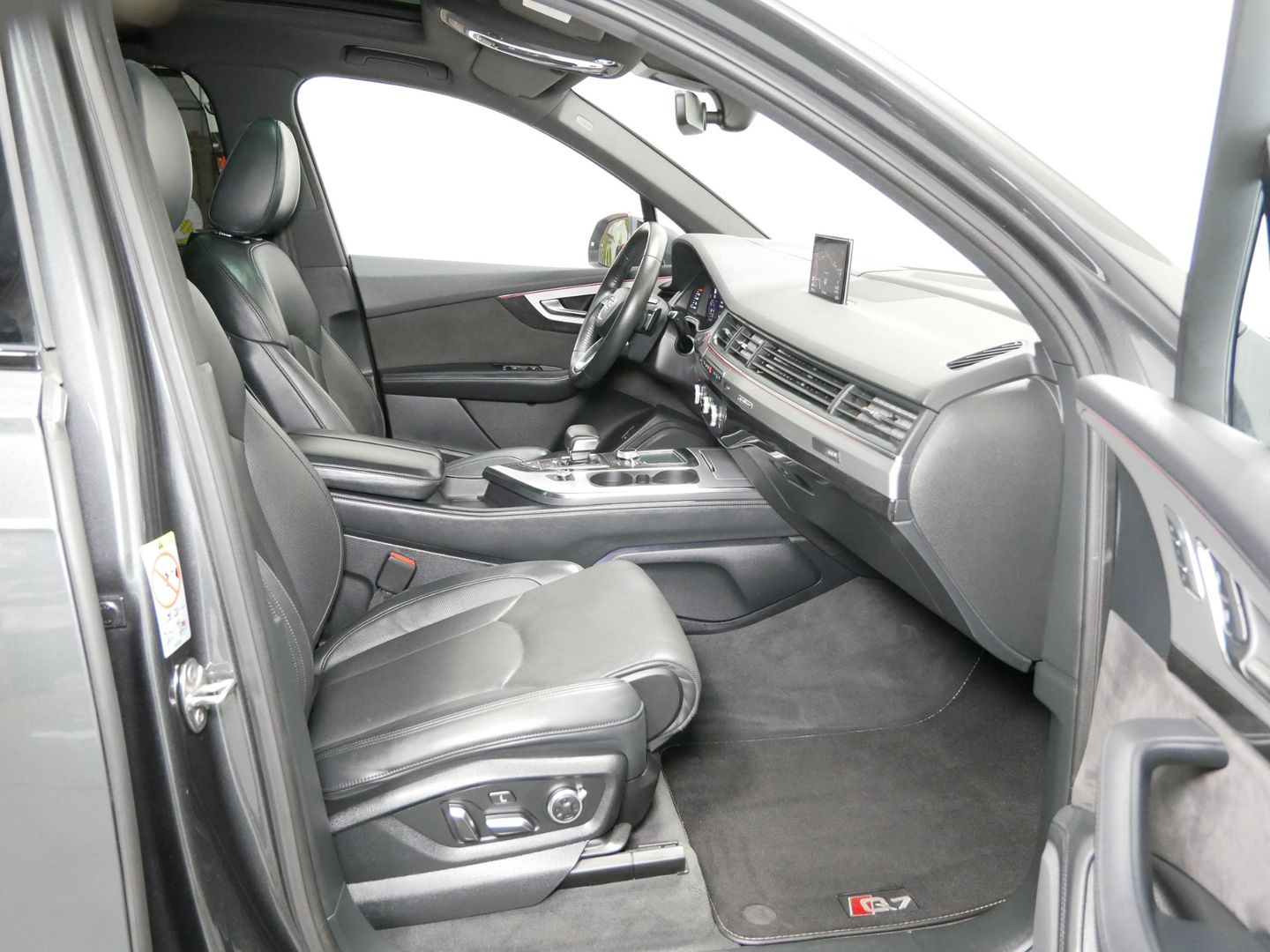 Audi SQ7 4.0 TDI/320 kW/PANO/LED/HUD/VS/ASUS/VALCONA/DPH