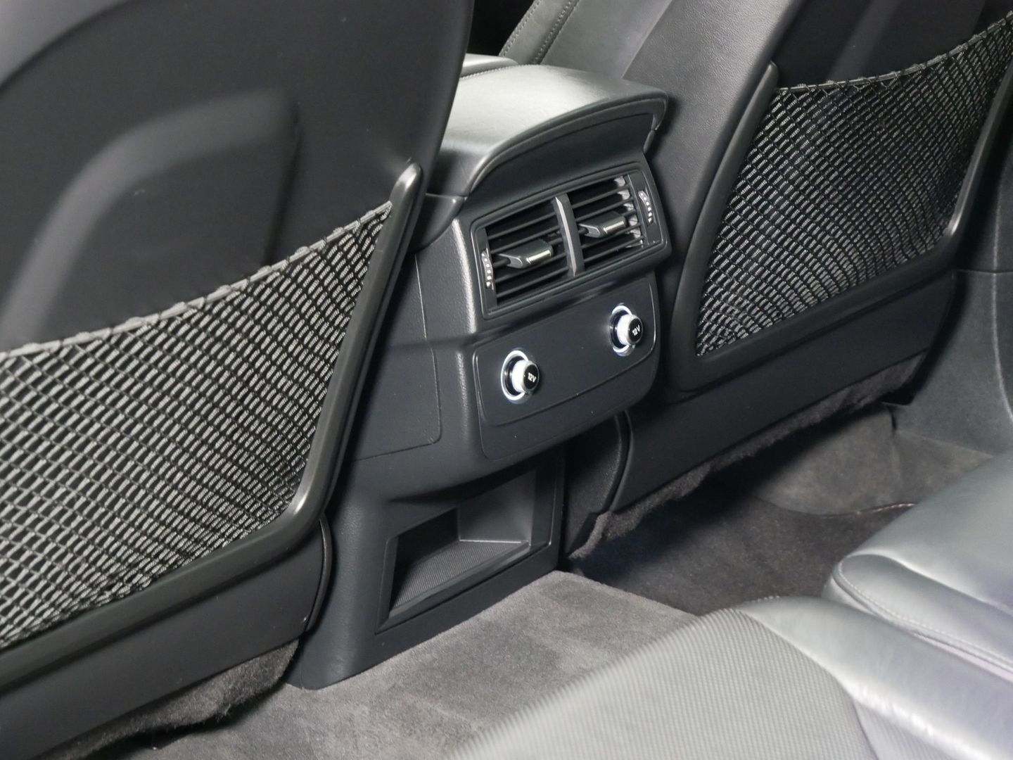 Audi SQ7 4.0 TDI/320 kW/PANO/LED/HUD/VS/ASUS/VALCONA/DPH