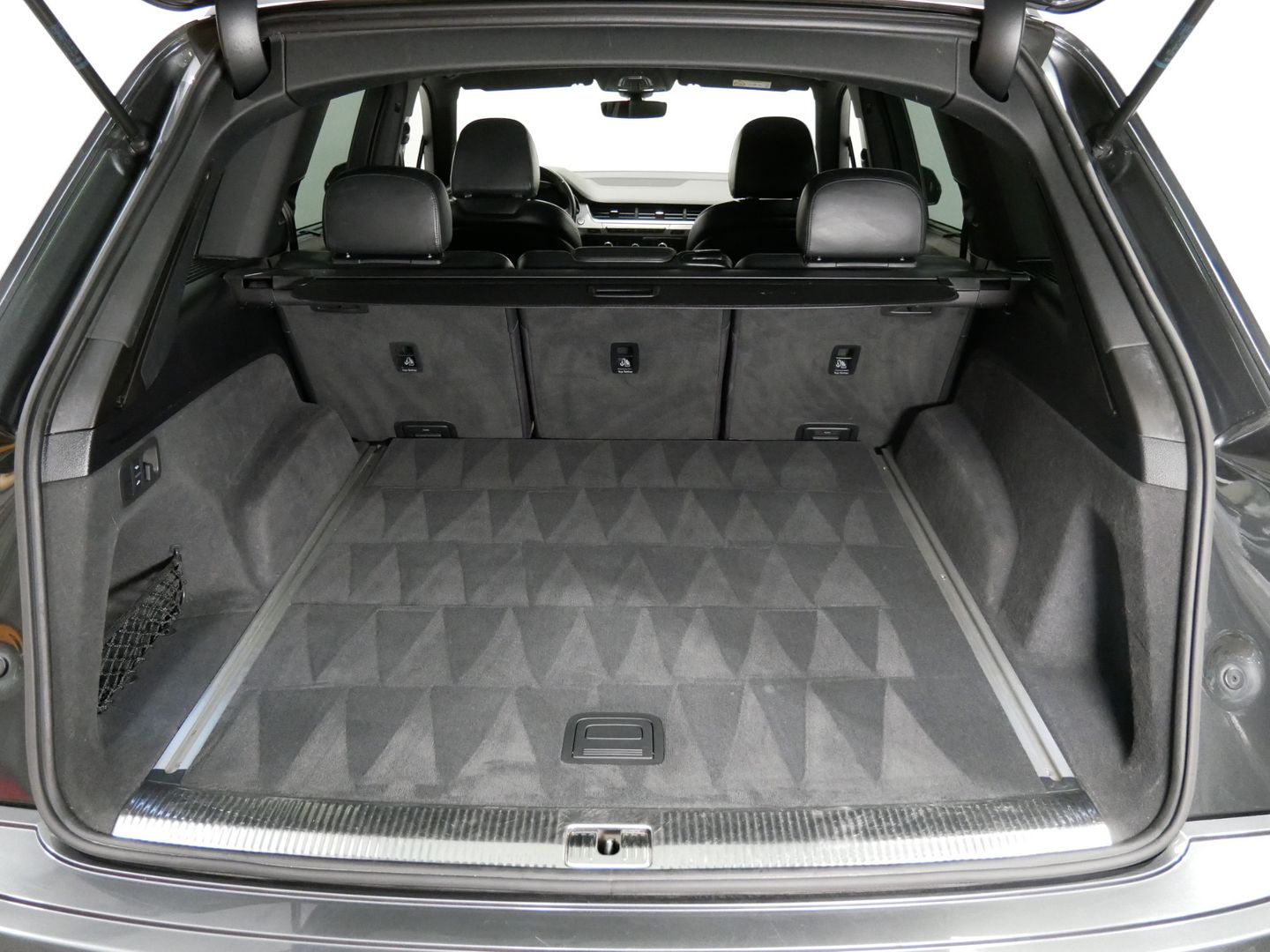Audi SQ7 4.0 TDI/320 kW/PANO/LED/HUD/VS/ASUS/VALCONA/DPH