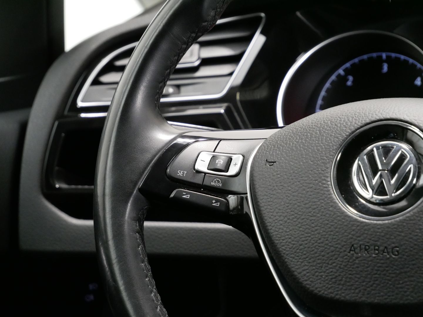 Volkswagen Touran 2.0 TDI/110kW/HIGHLINE/LED/DPH