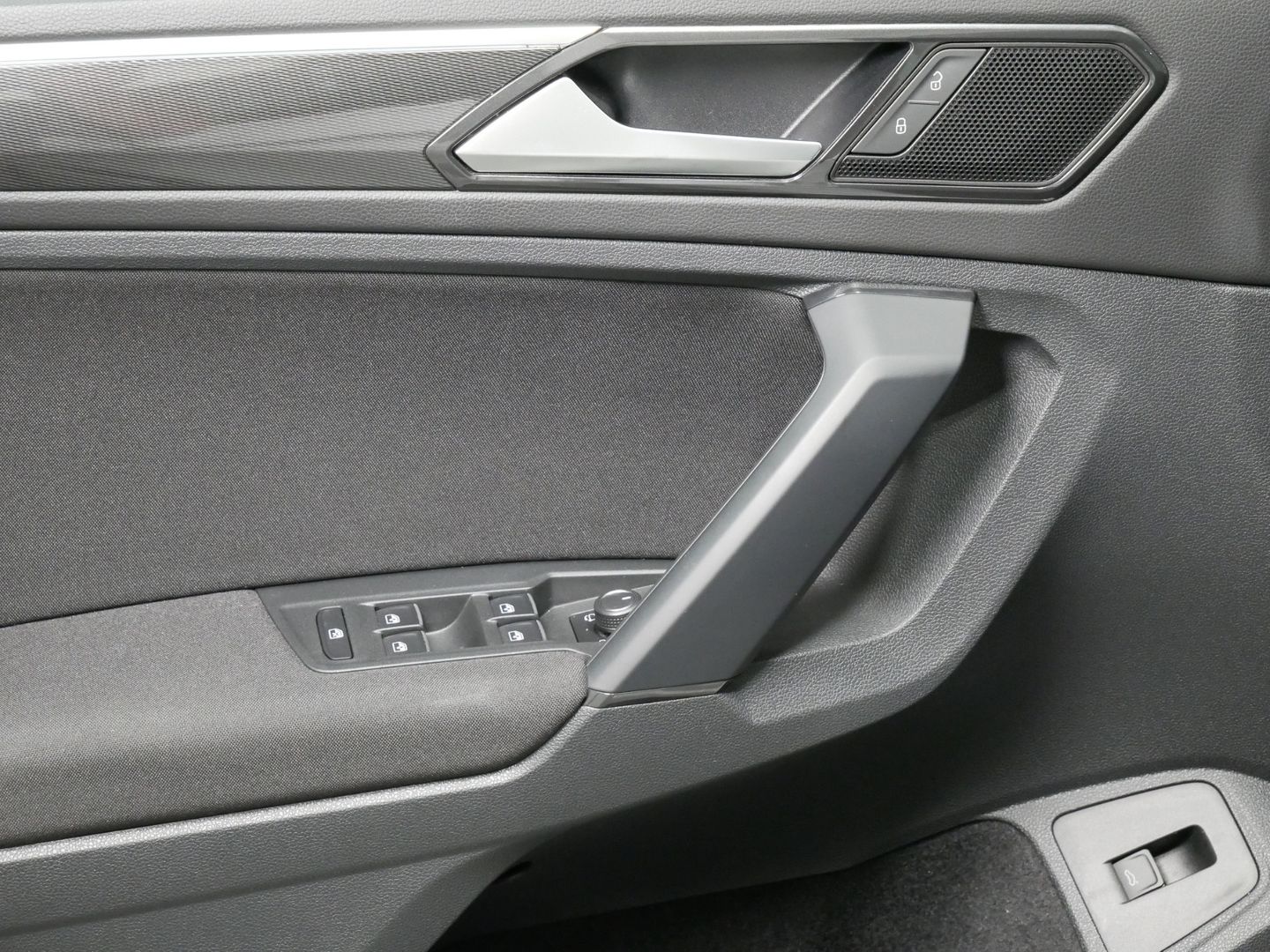 Volkswagen Tiguan 2.0 TSI/132kW/DSG/4x4/RLINE/PANORAMA