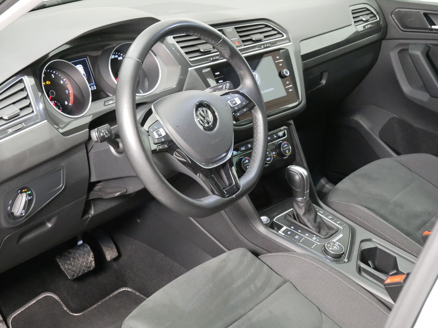 Volkswagen Tiguan 2.0 TSI/132kW/DSG/4x4/RLINE/PANORAMA