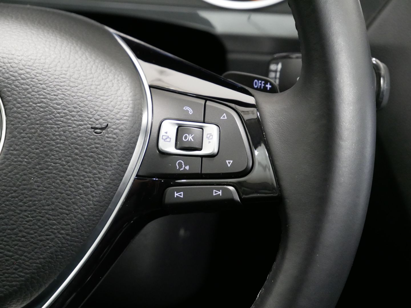 Volkswagen Tiguan 2.0 TSI/132kW/DSG/4x4/RLINE/PANORAMA