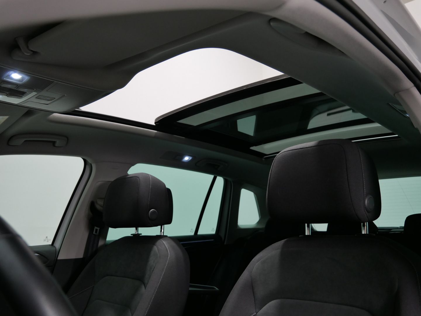 Volkswagen Tiguan 2.0 TSI/132kW/DSG/4x4/RLINE/PANORAMA