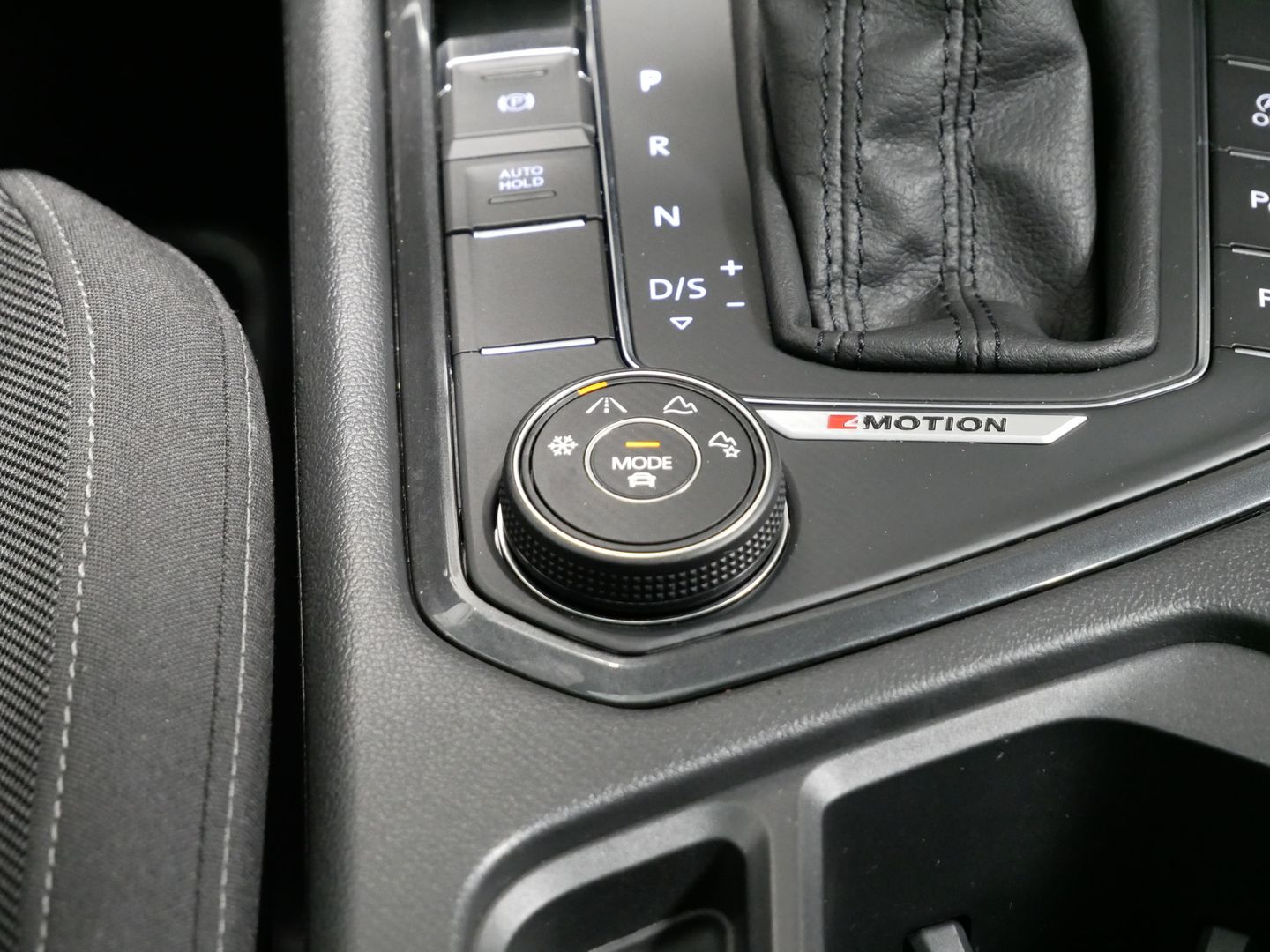 Volkswagen Tiguan 2.0 TSI/132kW/DSG/4x4/RLINE/PANORAMA