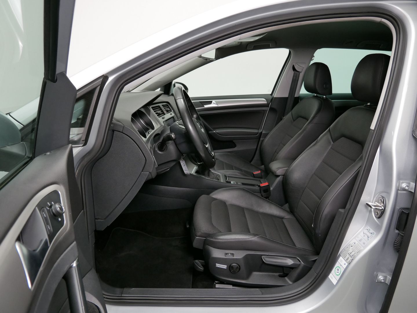 Volkswagen Golf 2.0 TDI/TAŽNÉ/XENON/ATRAKTIVNÍ/NAVI/MASÁŽ/DPH