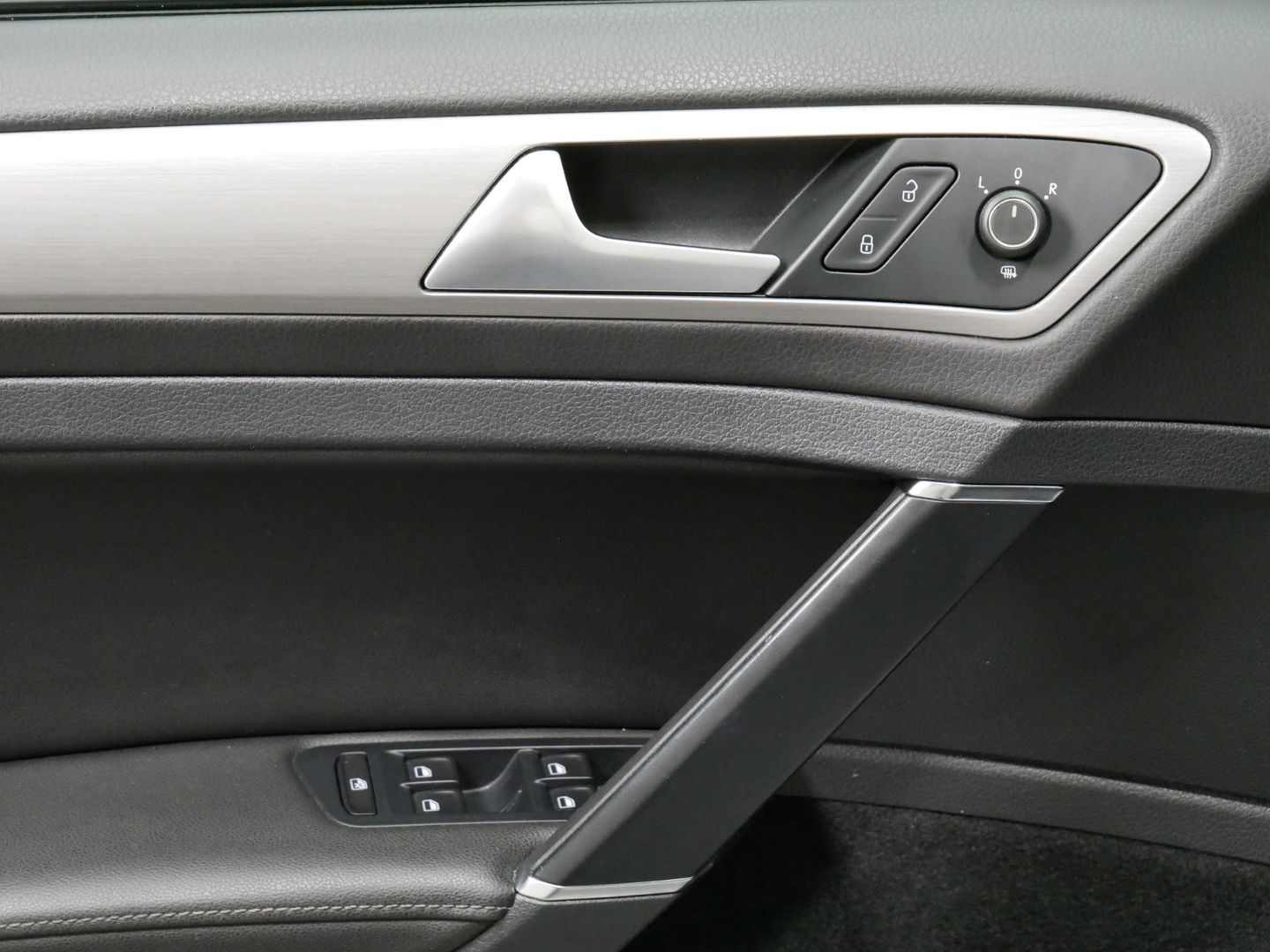 Volkswagen Golf 2.0 TDI/TAŽNÉ/XENON/ATRAKTIVNÍ/NAVI/MASÁŽ/DPH