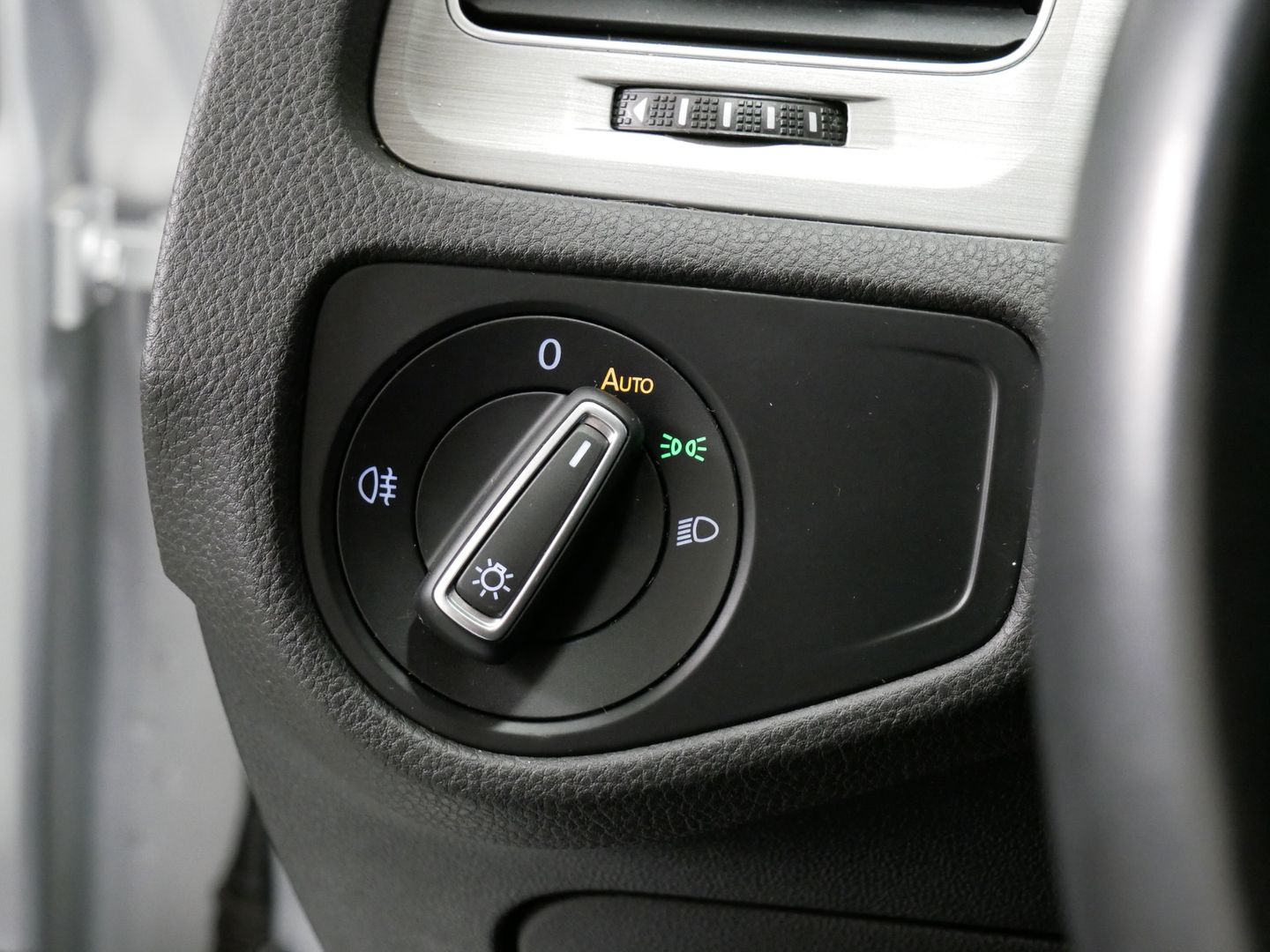 Volkswagen Golf 2.0 TDI/TAŽNÉ/XENON/ATRAKTIVNÍ/NAVI/MASÁŽ/DPH