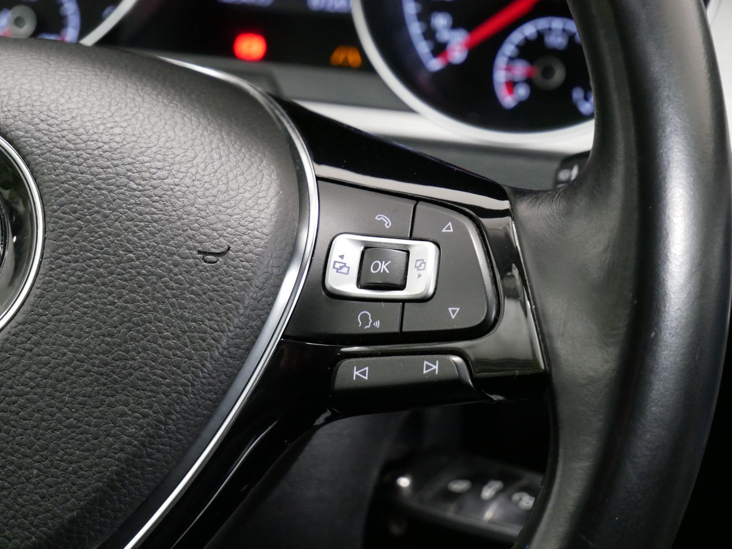 Volkswagen Golf 2.0 TDI/TAŽNÉ/XENON/ATRAKTIVNÍ/NAVI/MASÁŽ/DPH