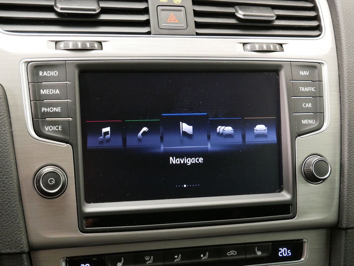 Volkswagen Golf 2.0 TDI/TAŽNÉ/XENON/ATRAKTIVNÍ/NAVI/MASÁŽ/DPH