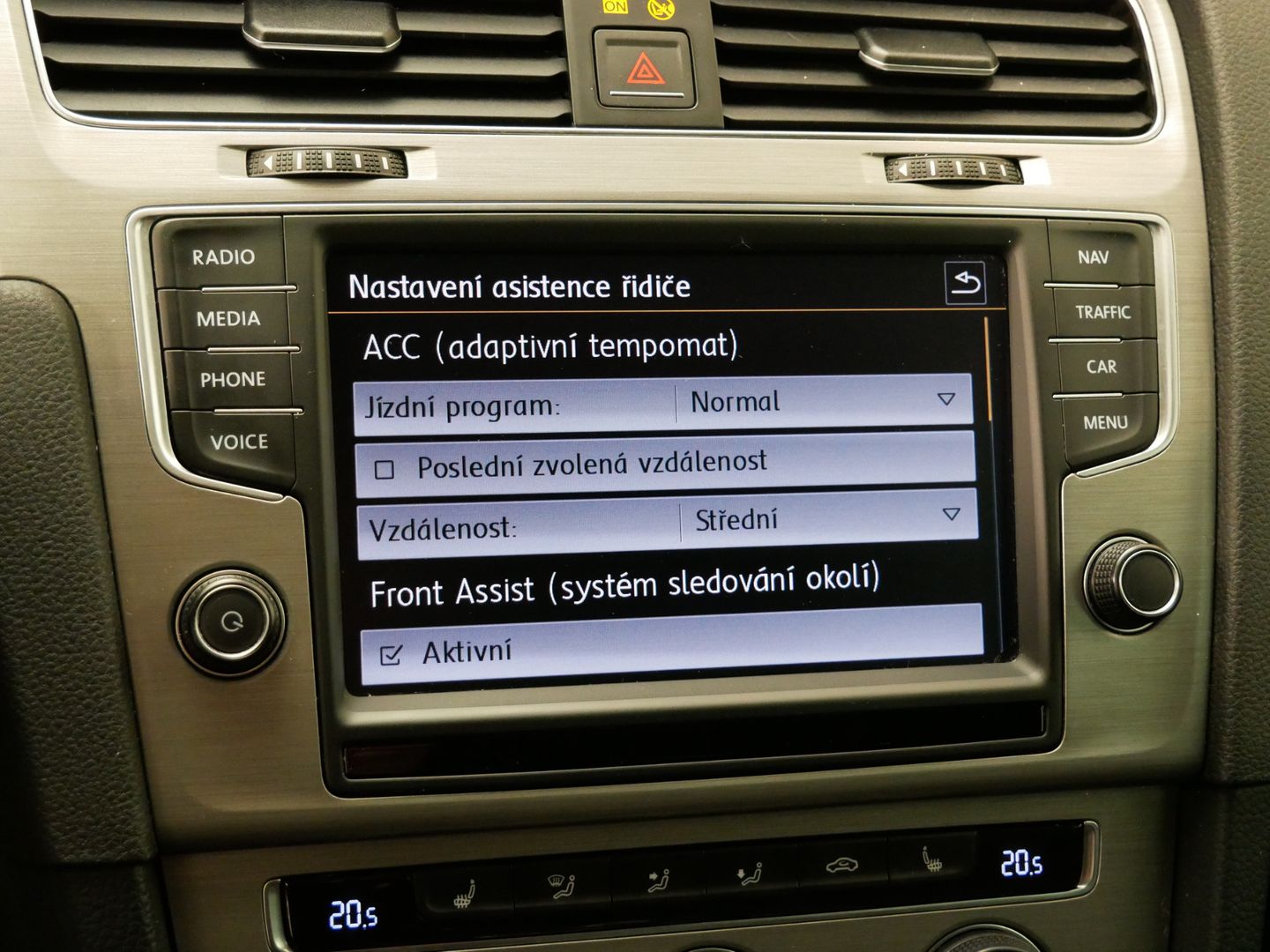 Volkswagen Golf 2.0 TDI/TAŽNÉ/XENON/ATRAKTIVNÍ/NAVI/MASÁŽ/DPH