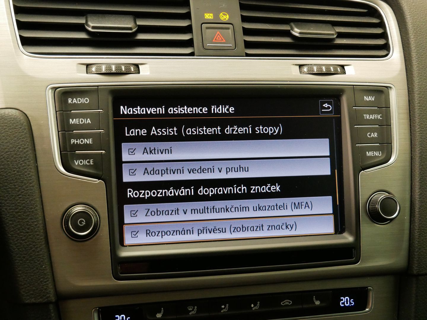 Volkswagen Golf 2.0 TDI/TAŽNÉ/XENON/ATRAKTIVNÍ/NAVI/MASÁŽ/DPH