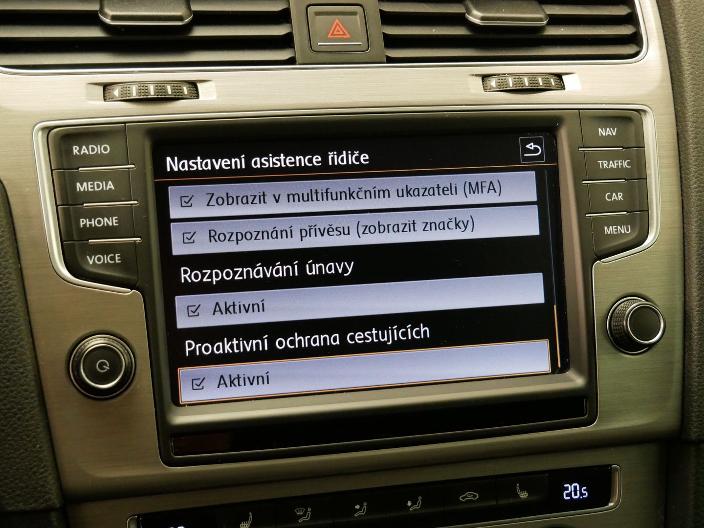 Volkswagen Golf 2.0 TDI/TAŽNÉ/XENON/ATRAKTIVNÍ/NAVI/MASÁŽ/DPH