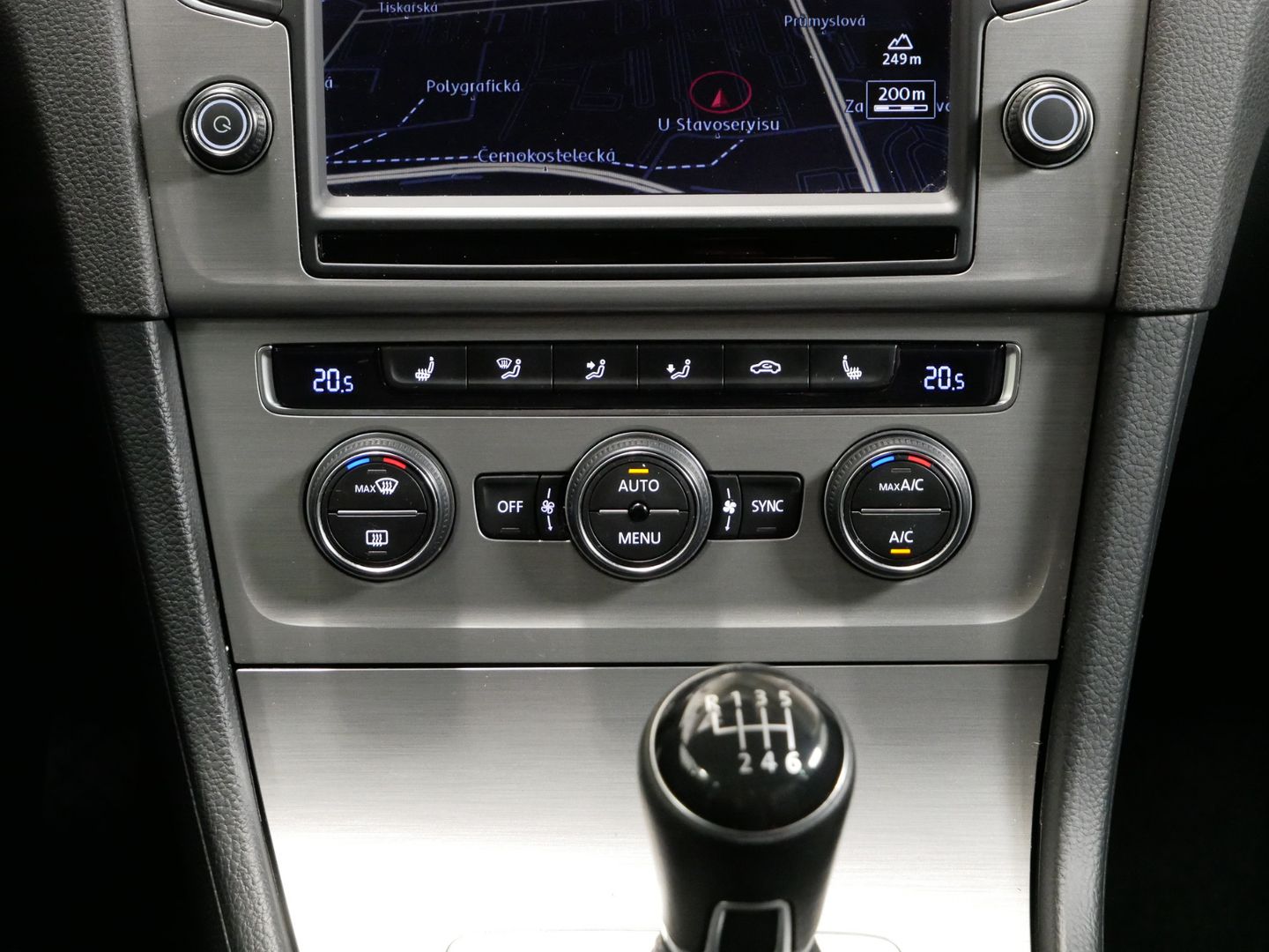 Volkswagen Golf 2.0 TDI/TAŽNÉ/XENON/ATRAKTIVNÍ/NAVI/MASÁŽ/DPH