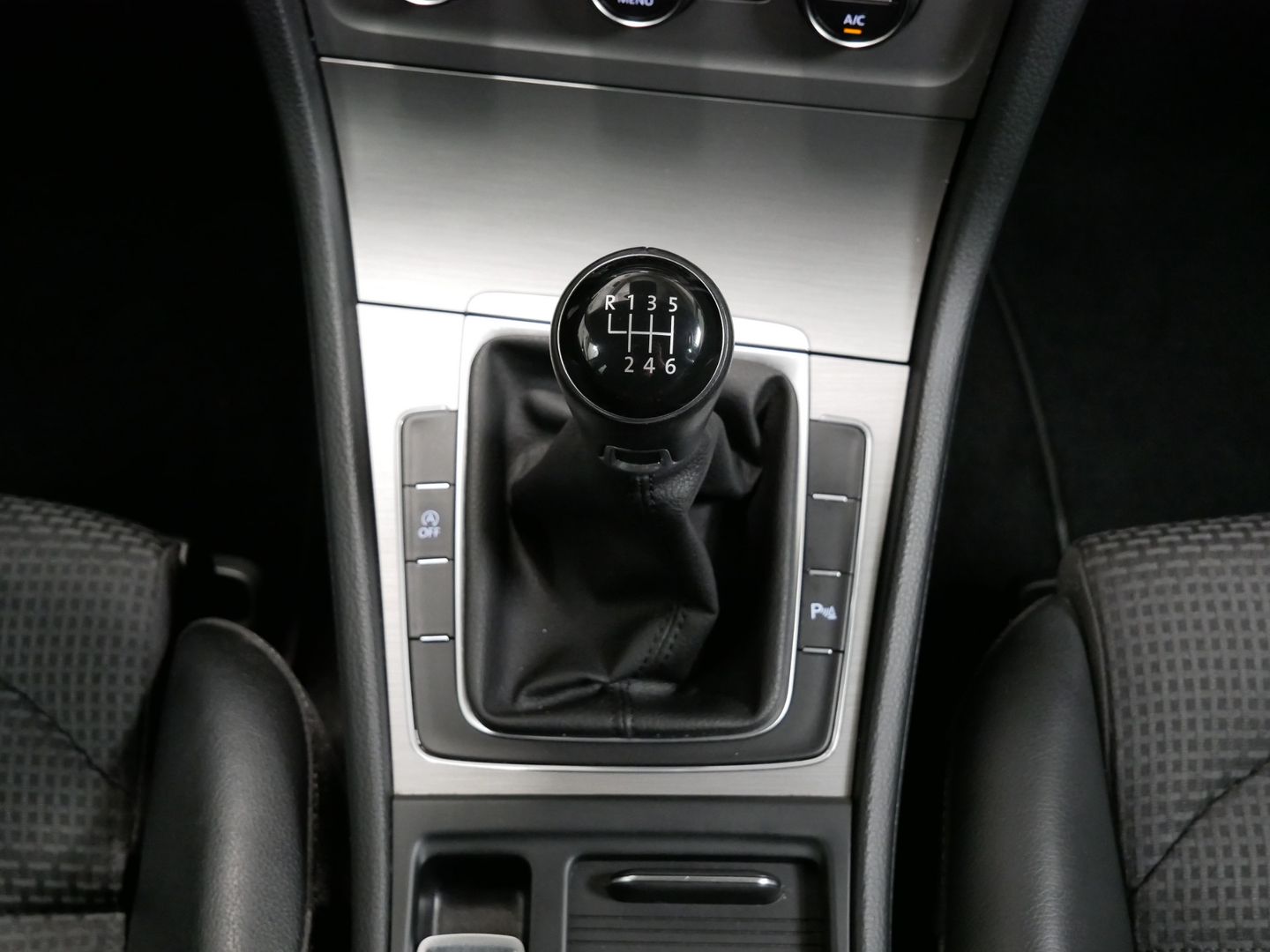 Volkswagen Golf 2.0 TDI/TAŽNÉ/XENON/ATRAKTIVNÍ/NAVI/MASÁŽ/DPH