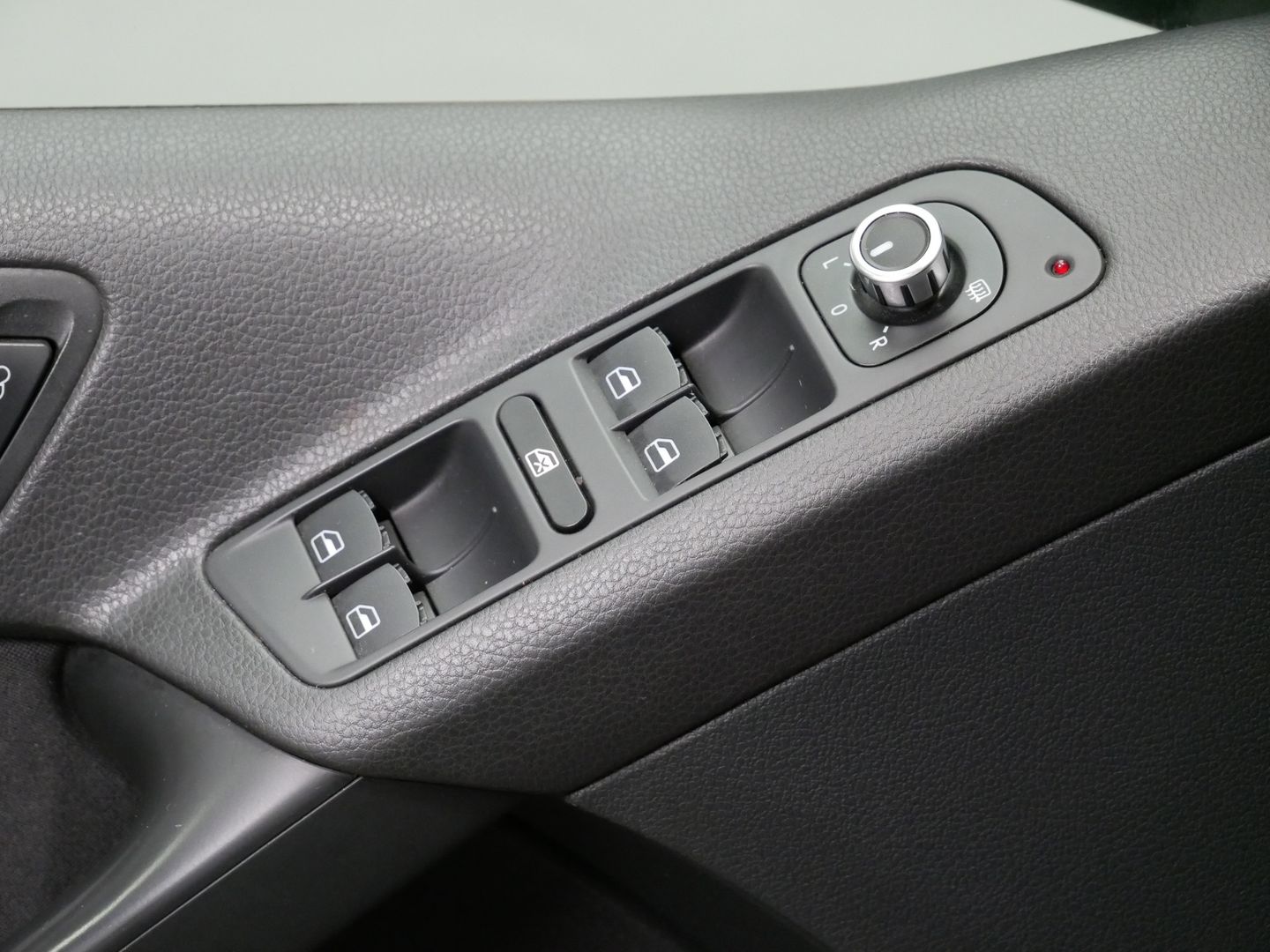 Volkswagen Tiguan 103kW/DSG/4x4/PANO/NovéROZVODY/SPORT
