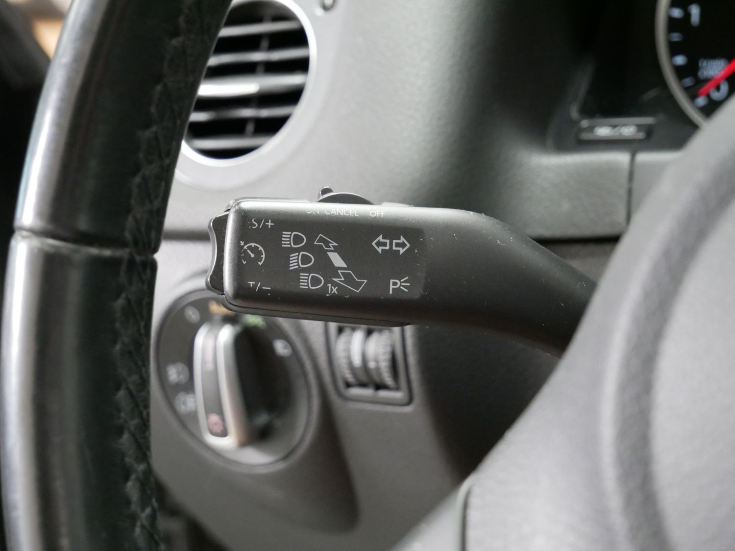 Volkswagen Tiguan 103kW/DSG/4x4/PANO/NovéROZVODY/SPORT