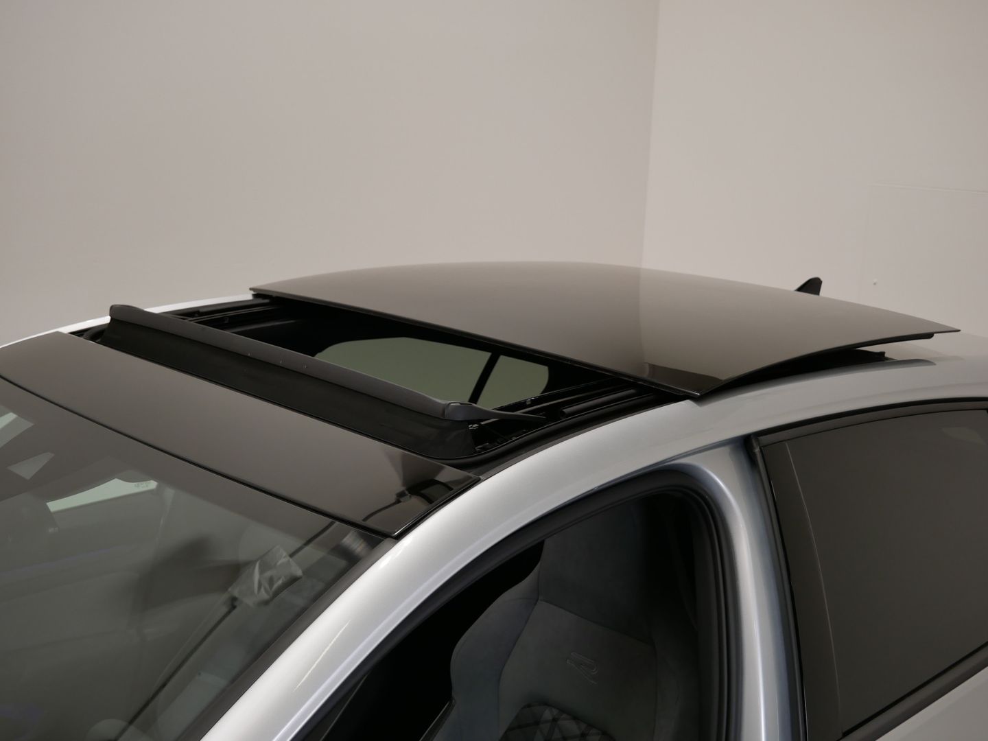 Volkswagen Golf 1.5 TSI/110 kW/R-LINE/PANO/LED/CZ/DPH