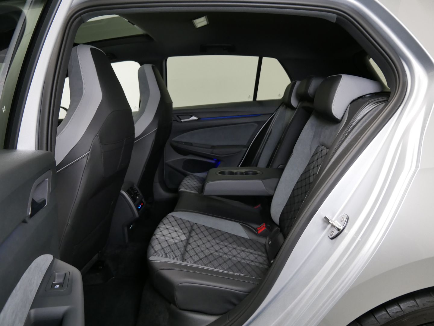 Volkswagen Golf 1.5 TSI/110 kW/R-LINE/PANO/LED/CZ/DPH