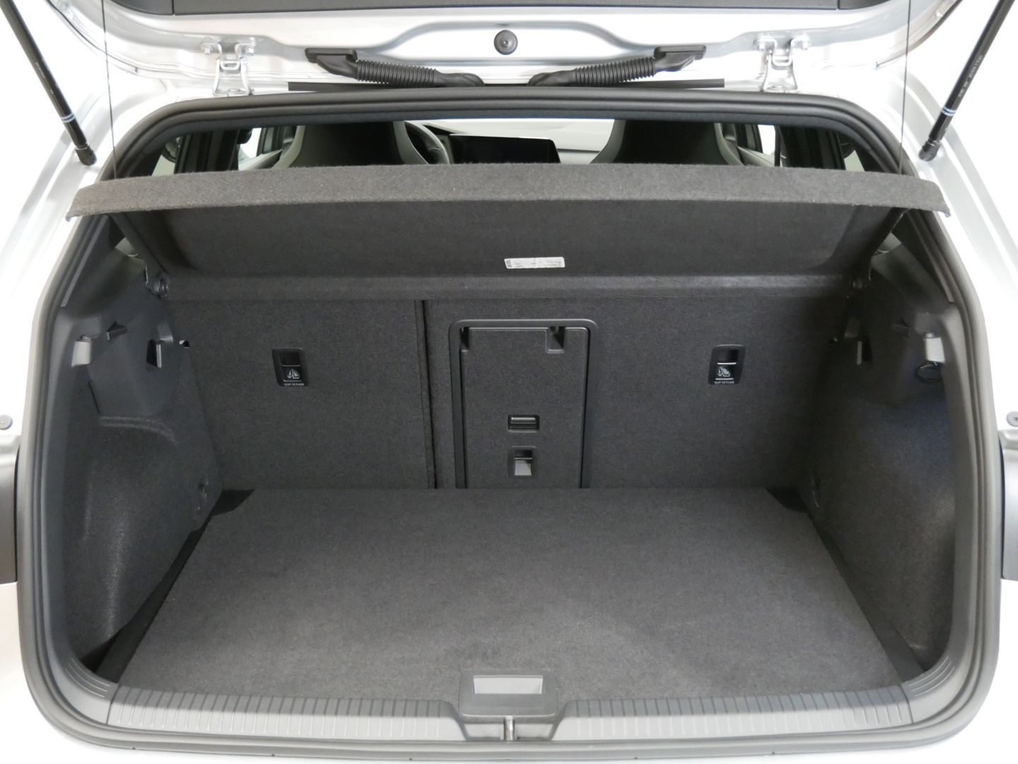 Volkswagen Golf 1.5 TSI/110 kW/R-LINE/PANO/LED/CZ/DPH