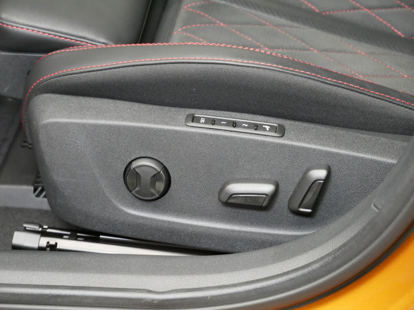 Škoda Octavia RS RS 180 kW/TAŽNÉ/MATRIX/DCC/DPH/CANTON/Sport.SEDÁKY