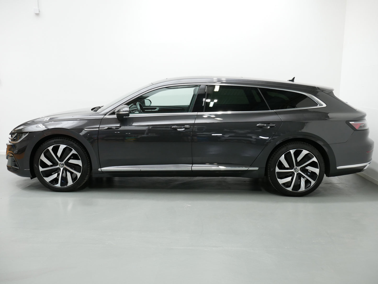 Volkswagen Arteon Shooting Brake DSG/4x4/R-LINE/PANO/TAŽNÉ/WEBASTO/KŮŽE/MASÁŽ