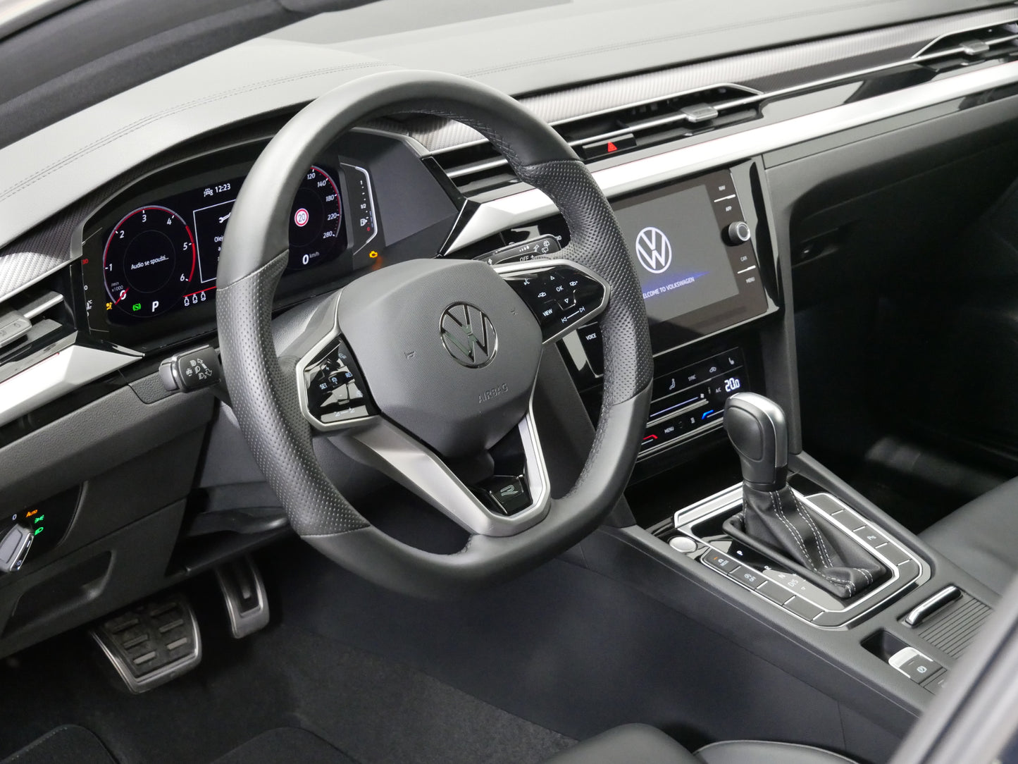 Volkswagen Arteon Shooting Brake DSG/4x4/R-LINE/PANO/TAŽNÉ/WEBASTO/KŮŽE/MASÁŽ