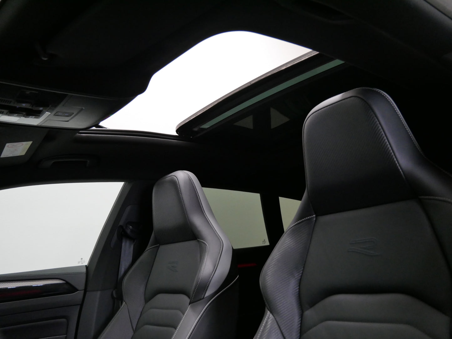 Volkswagen Arteon Shooting Brake DSG/4x4/R-LINE/PANO/TAŽNÉ/WEBASTO/KŮŽE/MASÁŽ