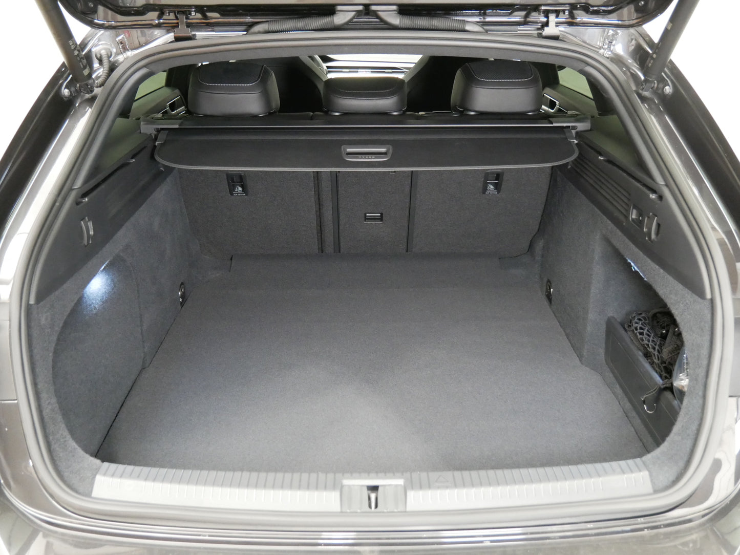 Volkswagen Arteon Shooting Brake DSG/4x4/R-LINE/PANO/TAŽNÉ/WEBASTO/KŮŽE/MASÁŽ