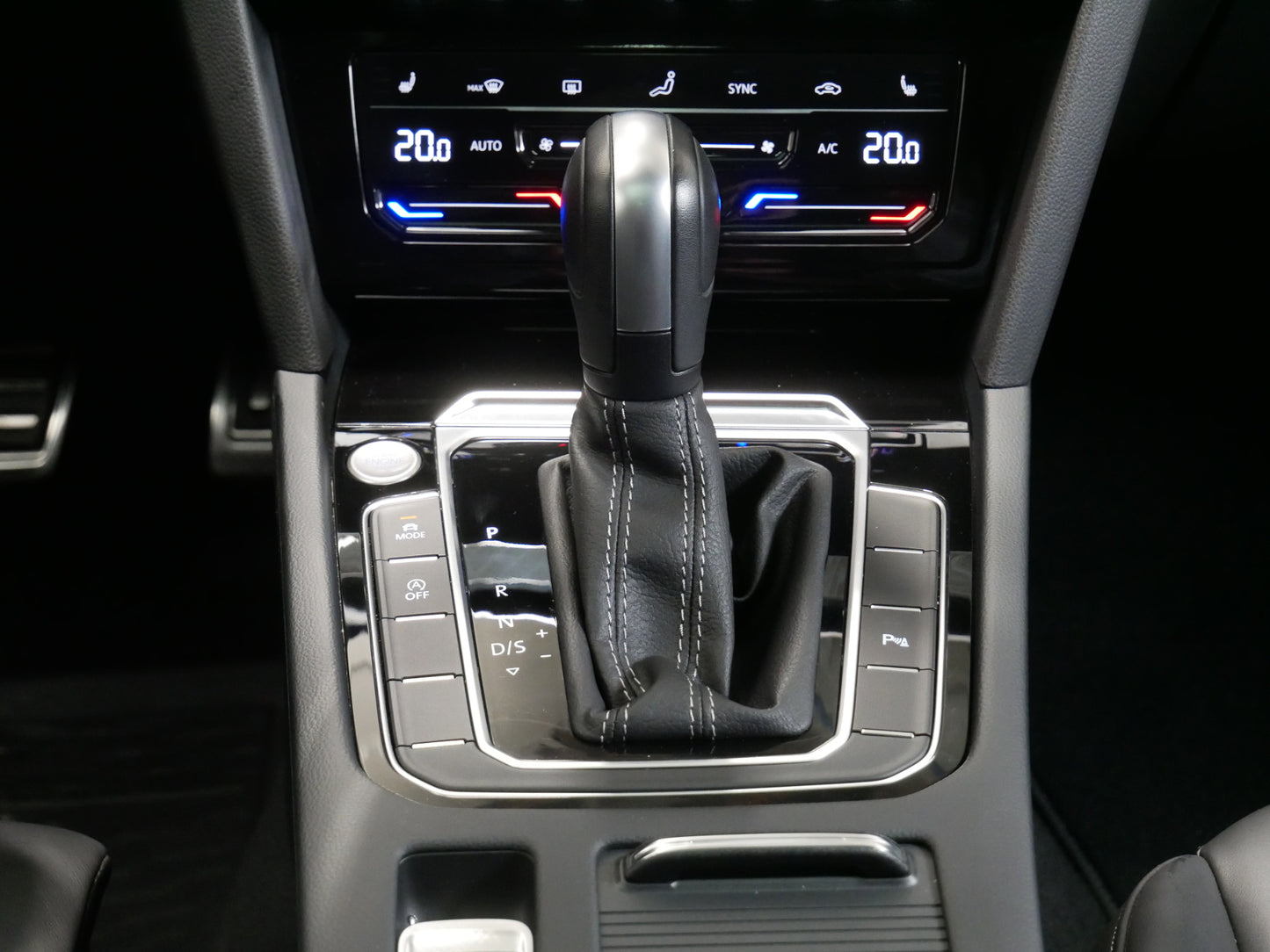 Volkswagen Arteon Shooting Brake DSG/4x4/R-LINE/PANO/TAŽNÉ/WEBASTO/KŮŽE/MASÁŽ