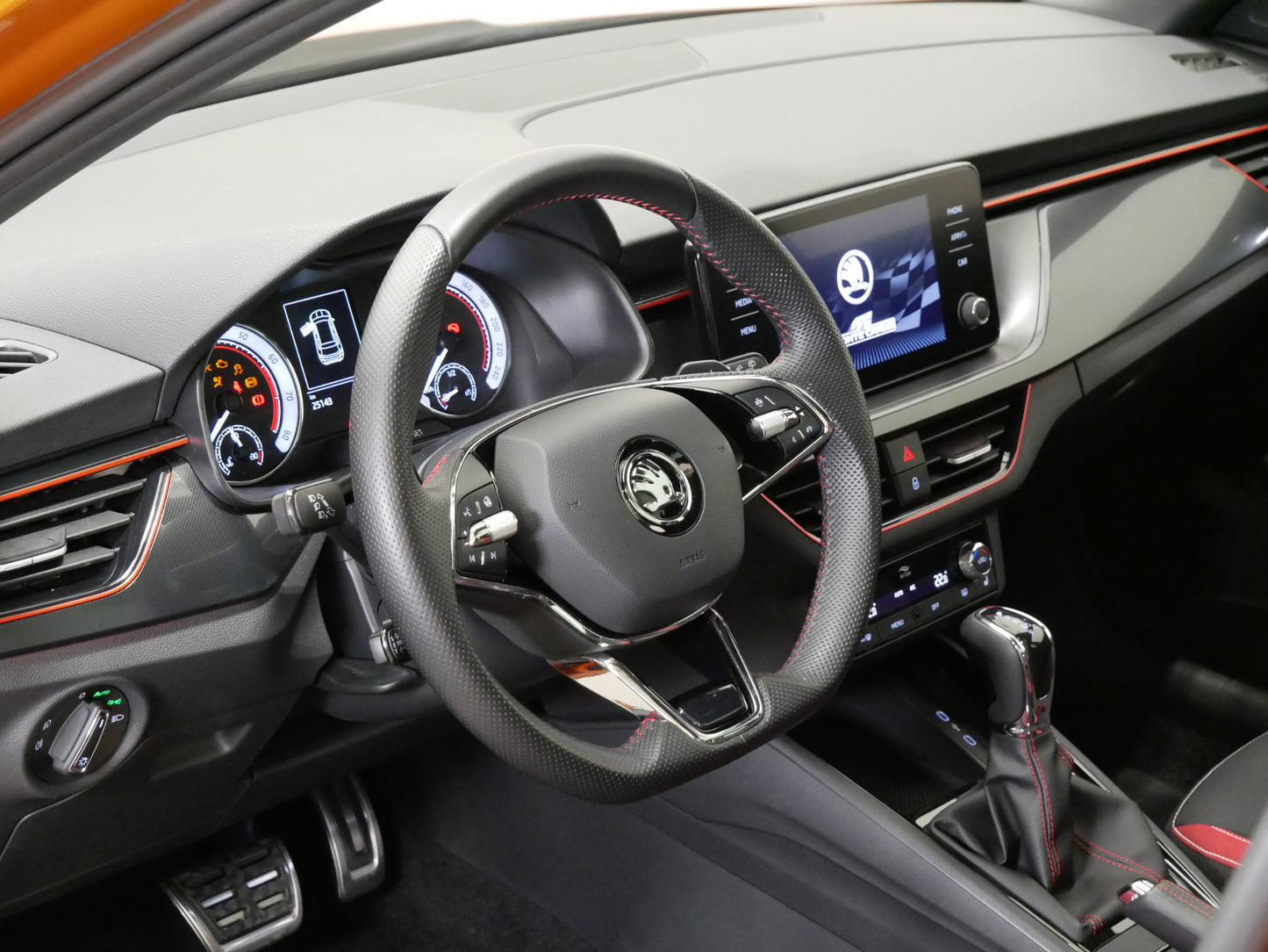 Škoda Kamiq DSG/MonteCarlo/PANORAMA/KAMERA/CZ/DPH