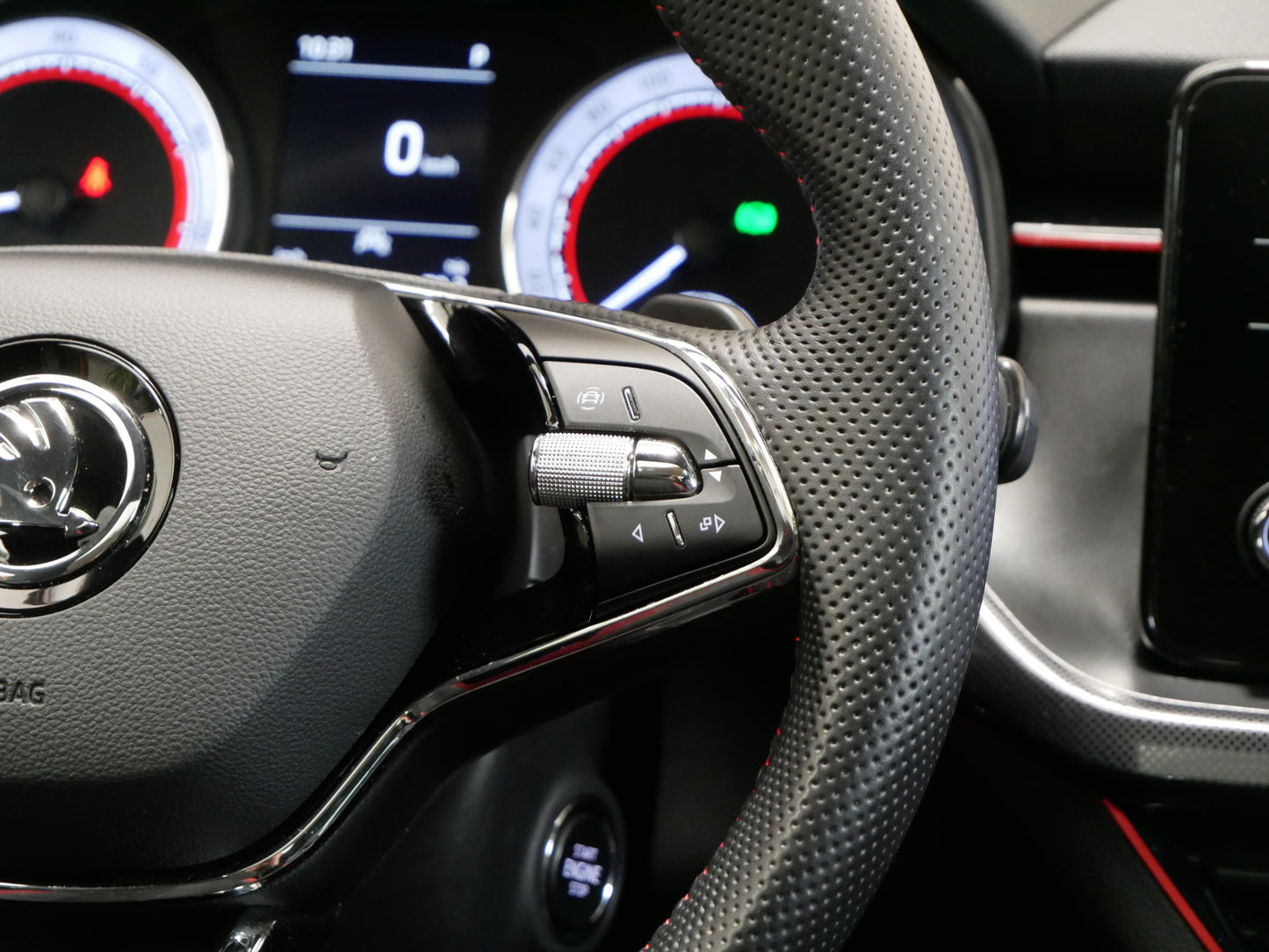 Škoda Kamiq DSG/MonteCarlo/PANORAMA/KAMERA/CZ/DPH