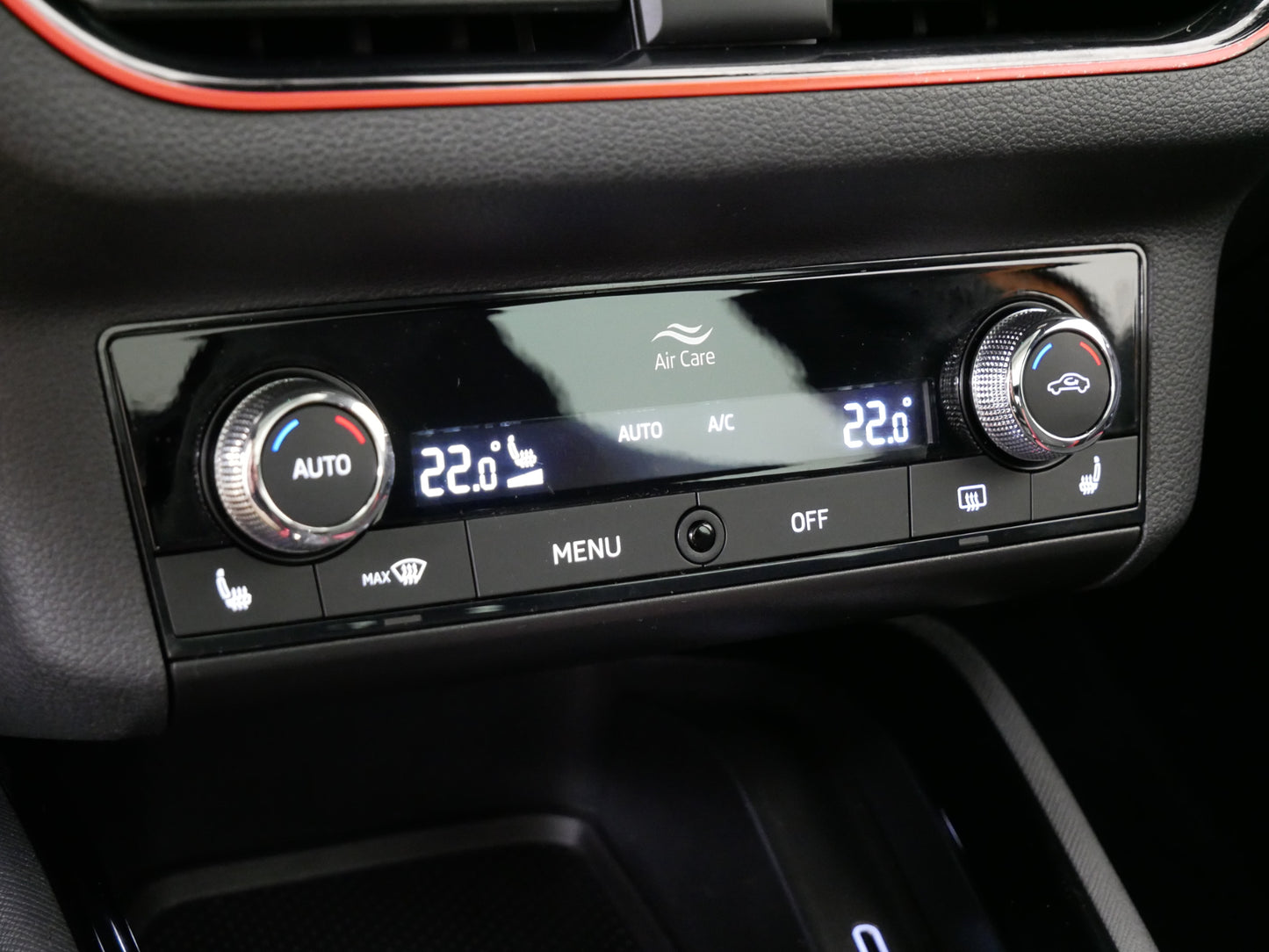 Škoda Kamiq DSG/MonteCarlo/PANORAMA/KAMERA/CZ/DPH
