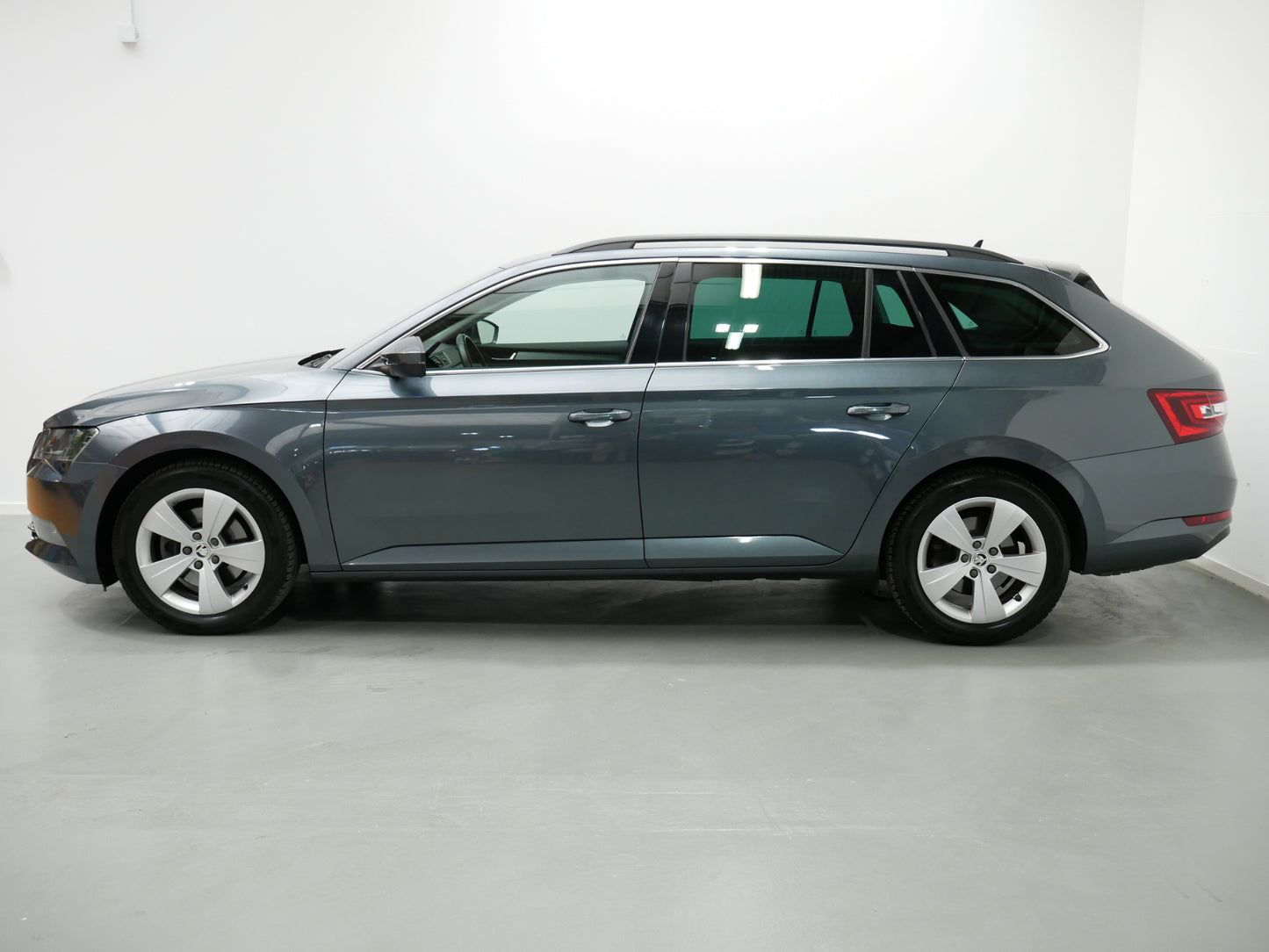 Škoda Superb 2.0 TDI/140kW/DSG/XENON/SERVIS/EL.VÍKO