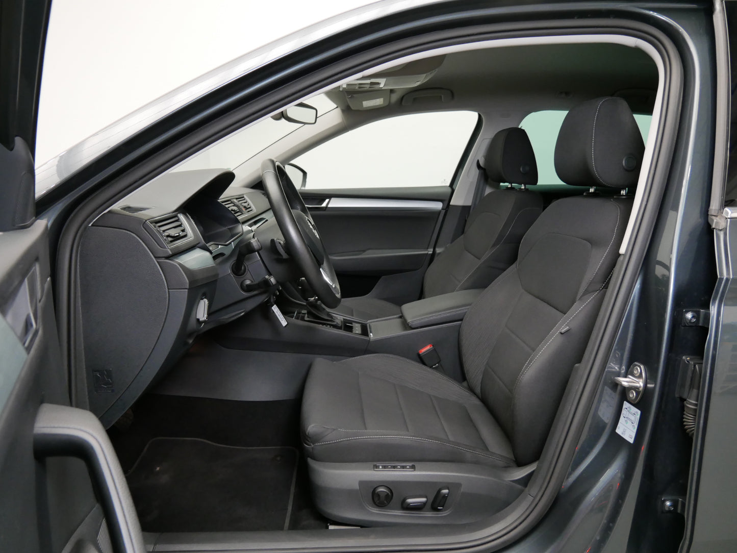 Škoda Superb 2.0 TDI/140kW/DSG/XENON/SERVIS/EL.VÍKO