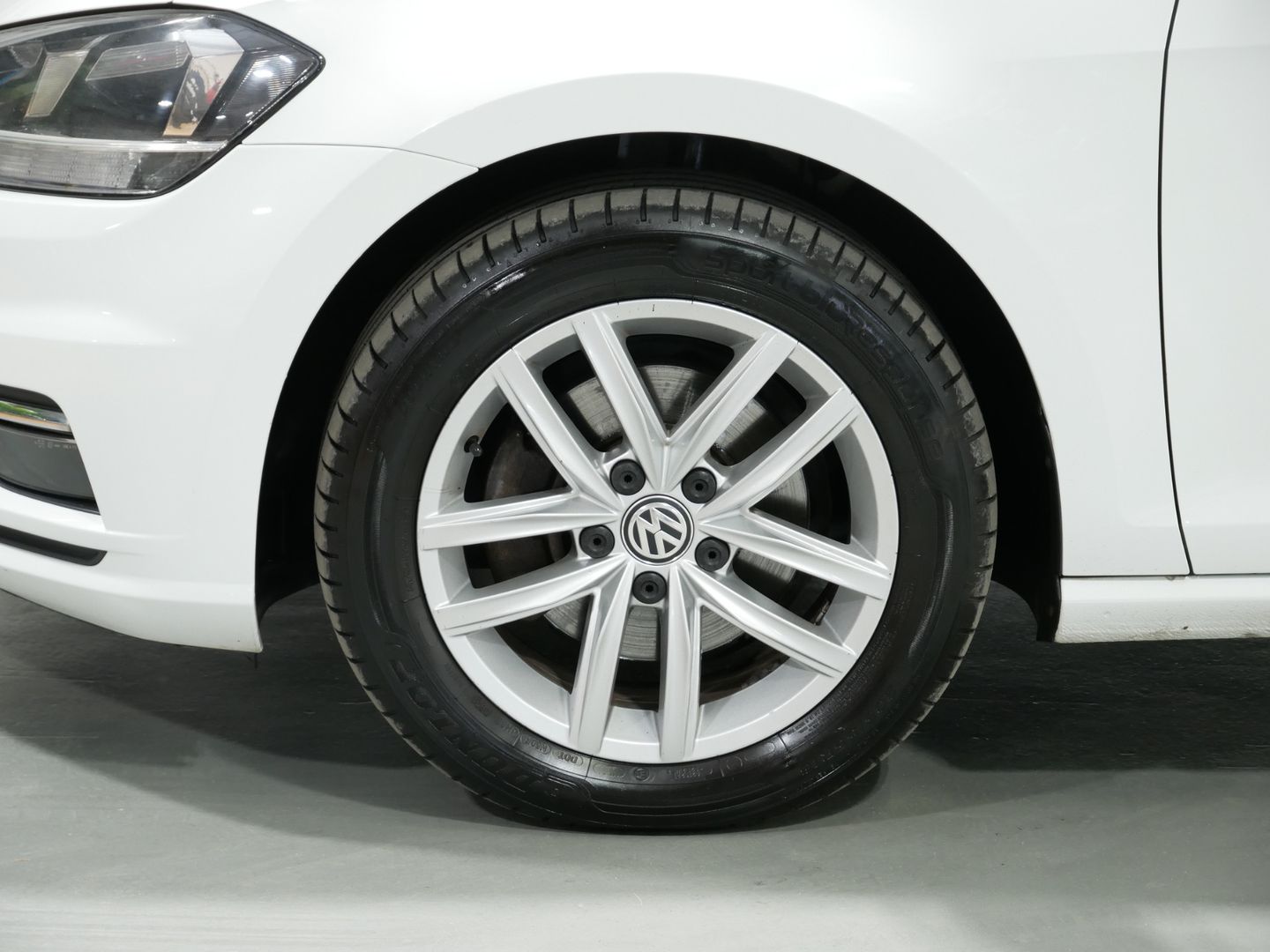 Volkswagen Golf 1.6 TDI 85kW DSG SERVIS 2. MAJ