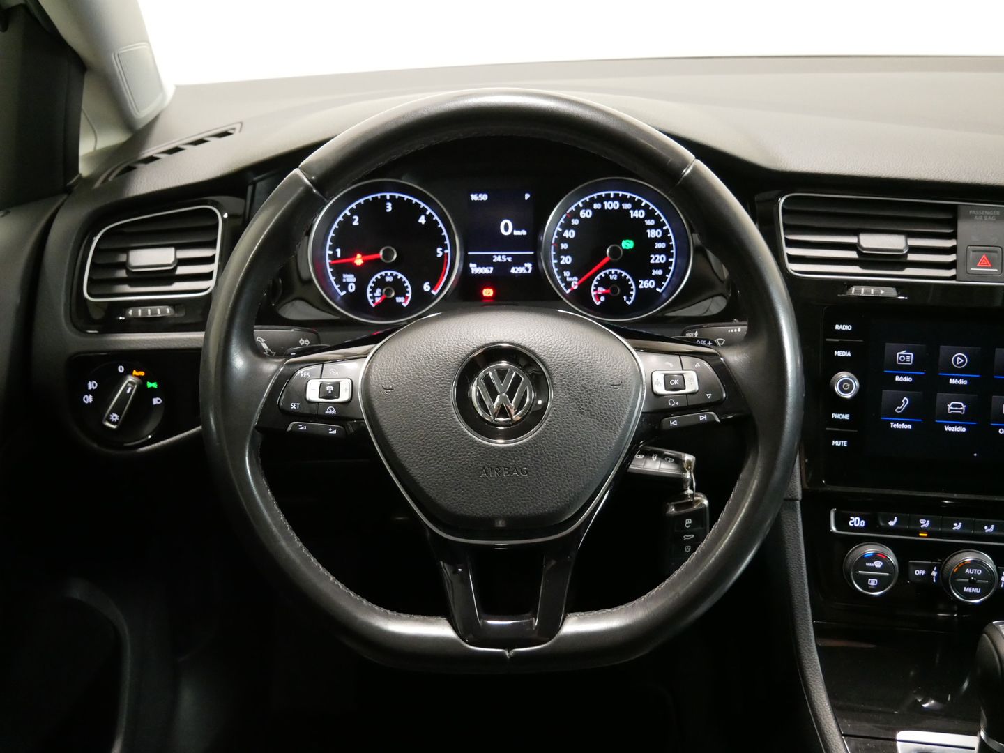 Volkswagen Golf 1.6 TDI 85kW DSG SERVIS 2. MAJ