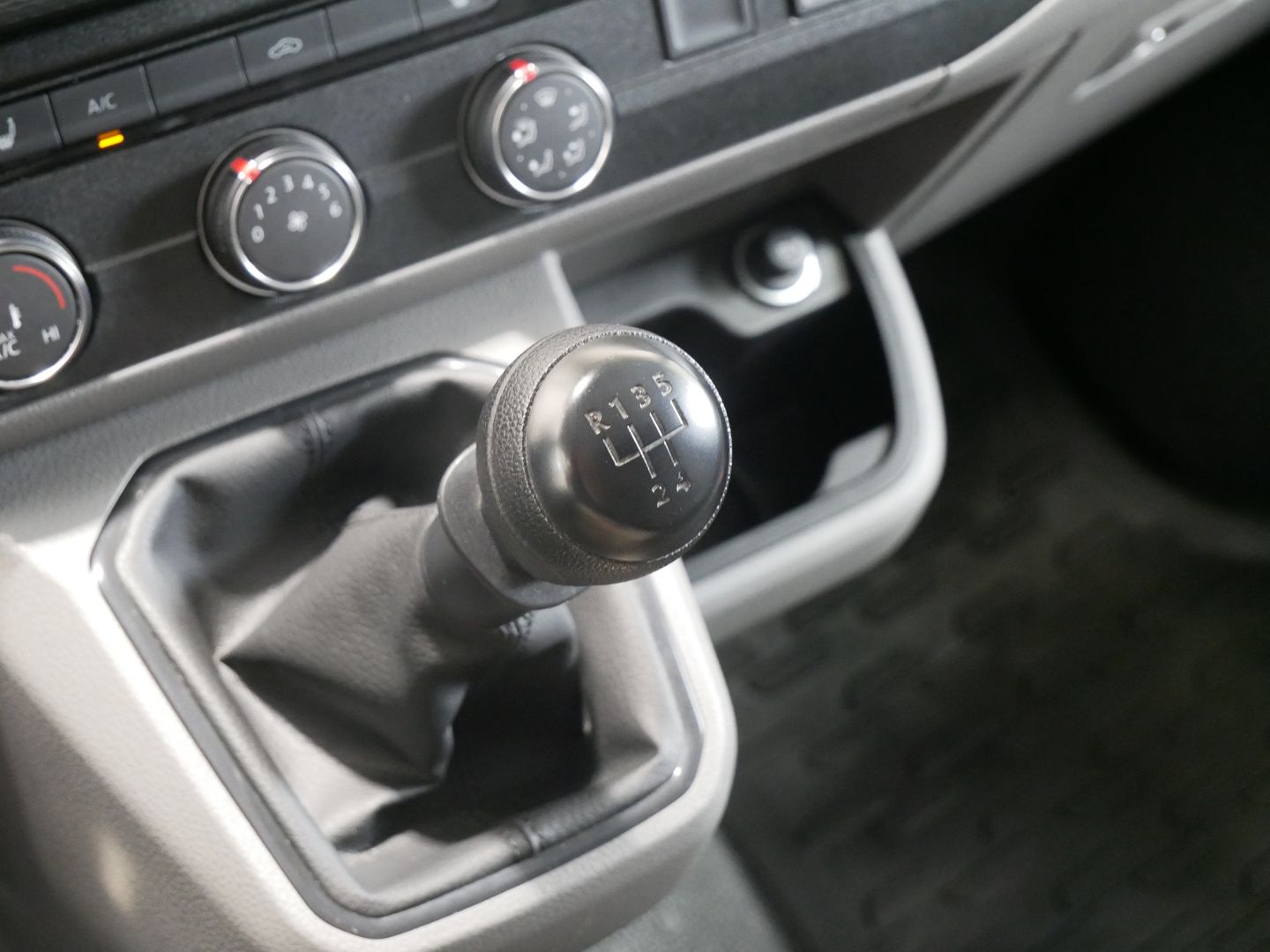 Volkswagen Transporter - skříňový vůz 2.0 TDI/CZ/DPH/ZÁRUK