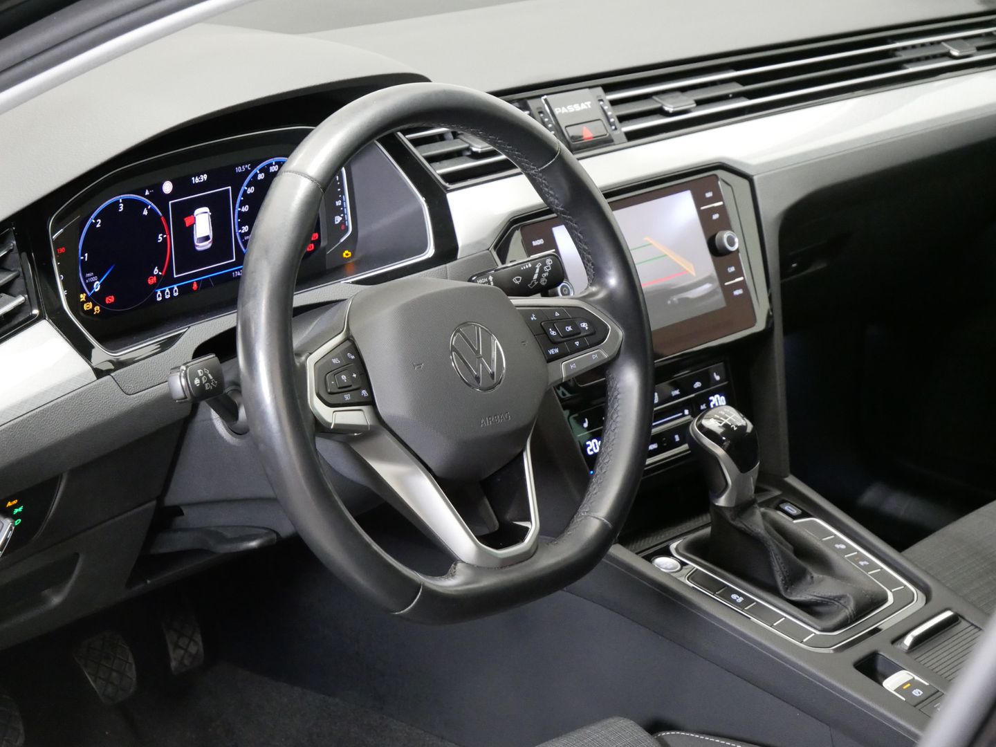 Volkswagen Passat 2.0 TDI/WEBASTO/NAVI/DPH/KAMERA/EL.VÍKO/HARMAN/MAS