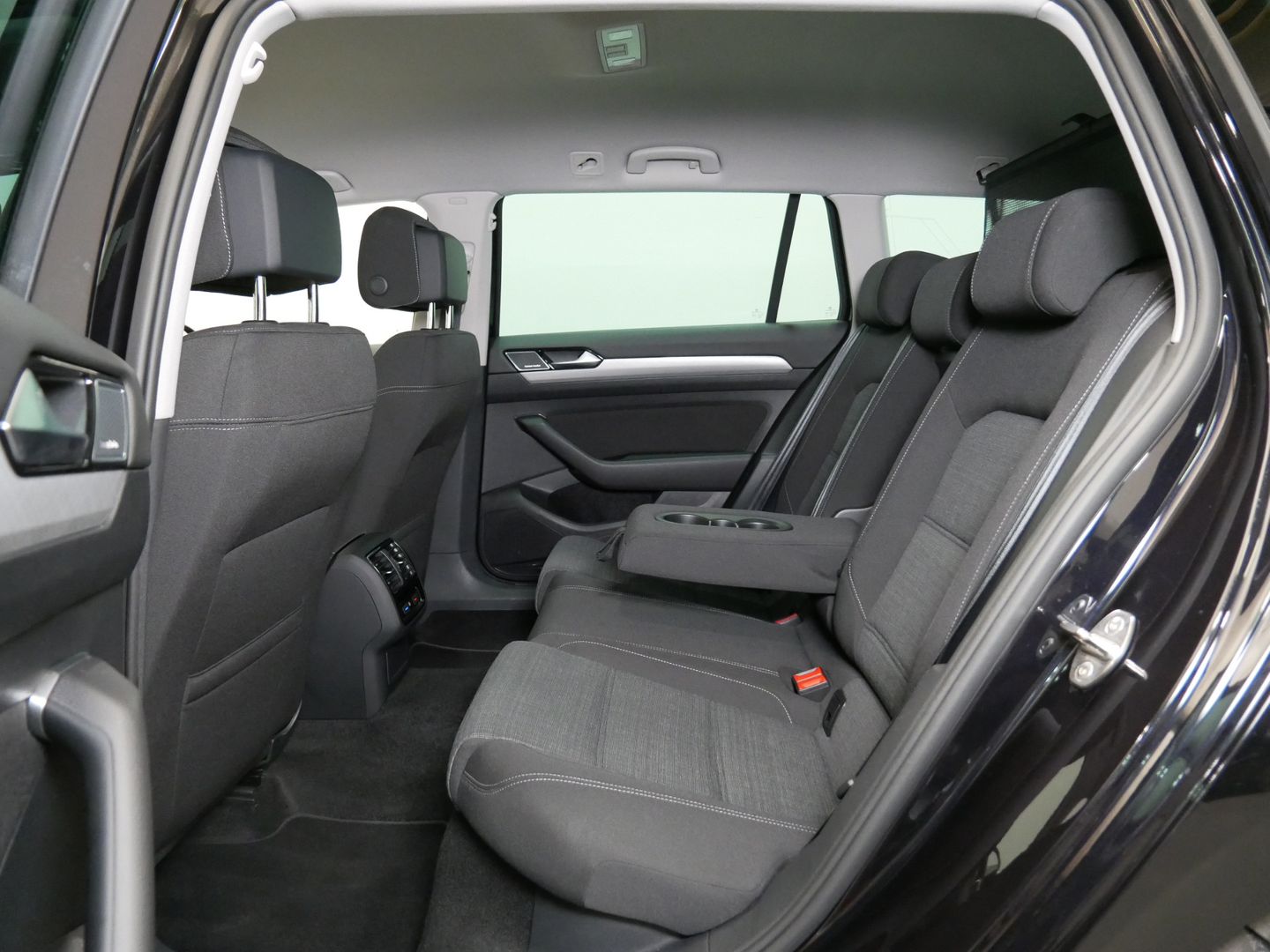 Volkswagen Passat 2.0 TDI/WEBASTO/NAVI/DPH/KAMERA/EL.VÍKO/HARMAN/MAS