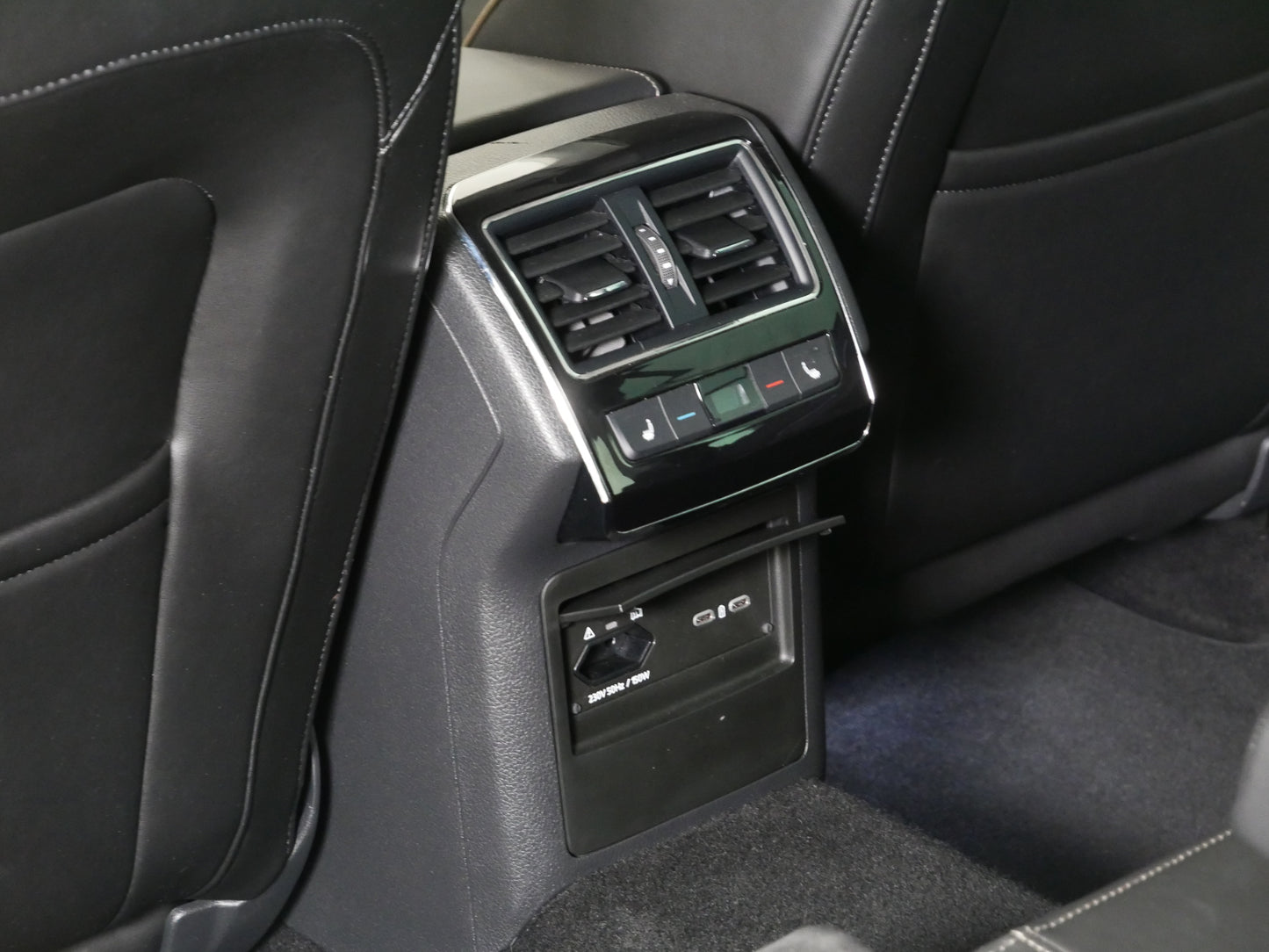 Škoda Superb 2.0 TDI/147kW/DSG/4x4/SCOUT/WEBASTO