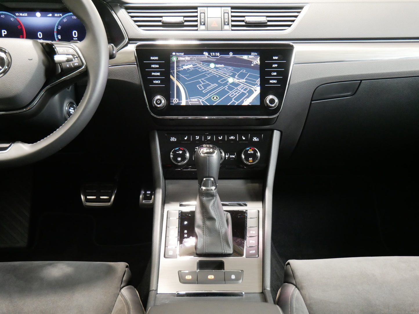 Škoda Superb 2.0 TDI/147kW/DSG/4x4/SCOUT/WEBASTO