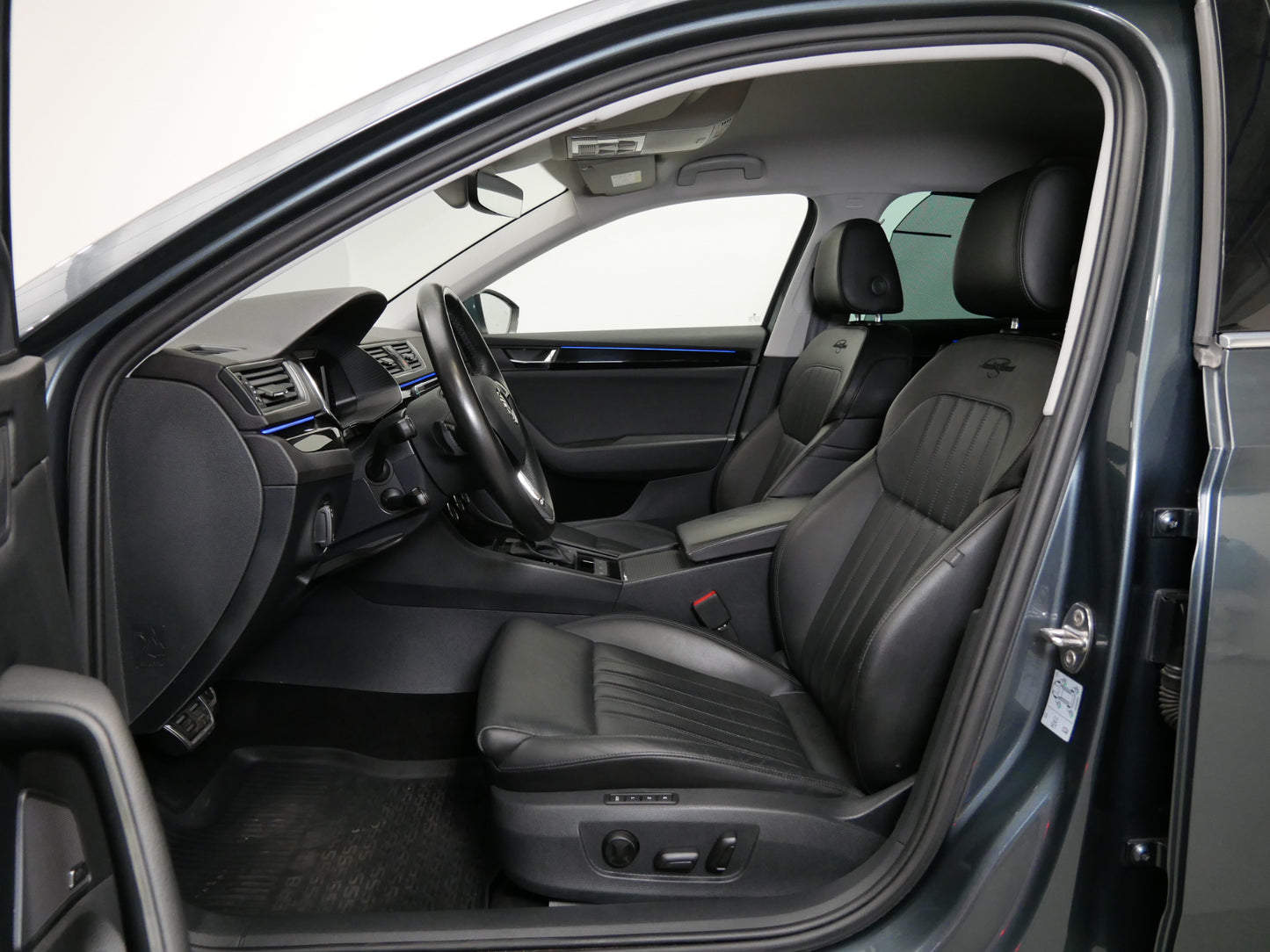 Škoda Superb 2.0 TDI/140kW/4x4/DSG/L&K/WEBASTO