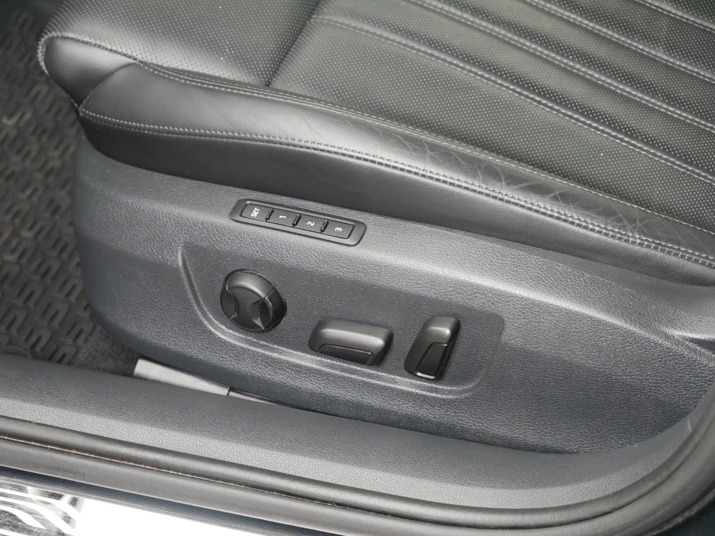 Škoda Superb 2.0 TDI/140kW/4x4/DSG/L&K/WEBASTO
